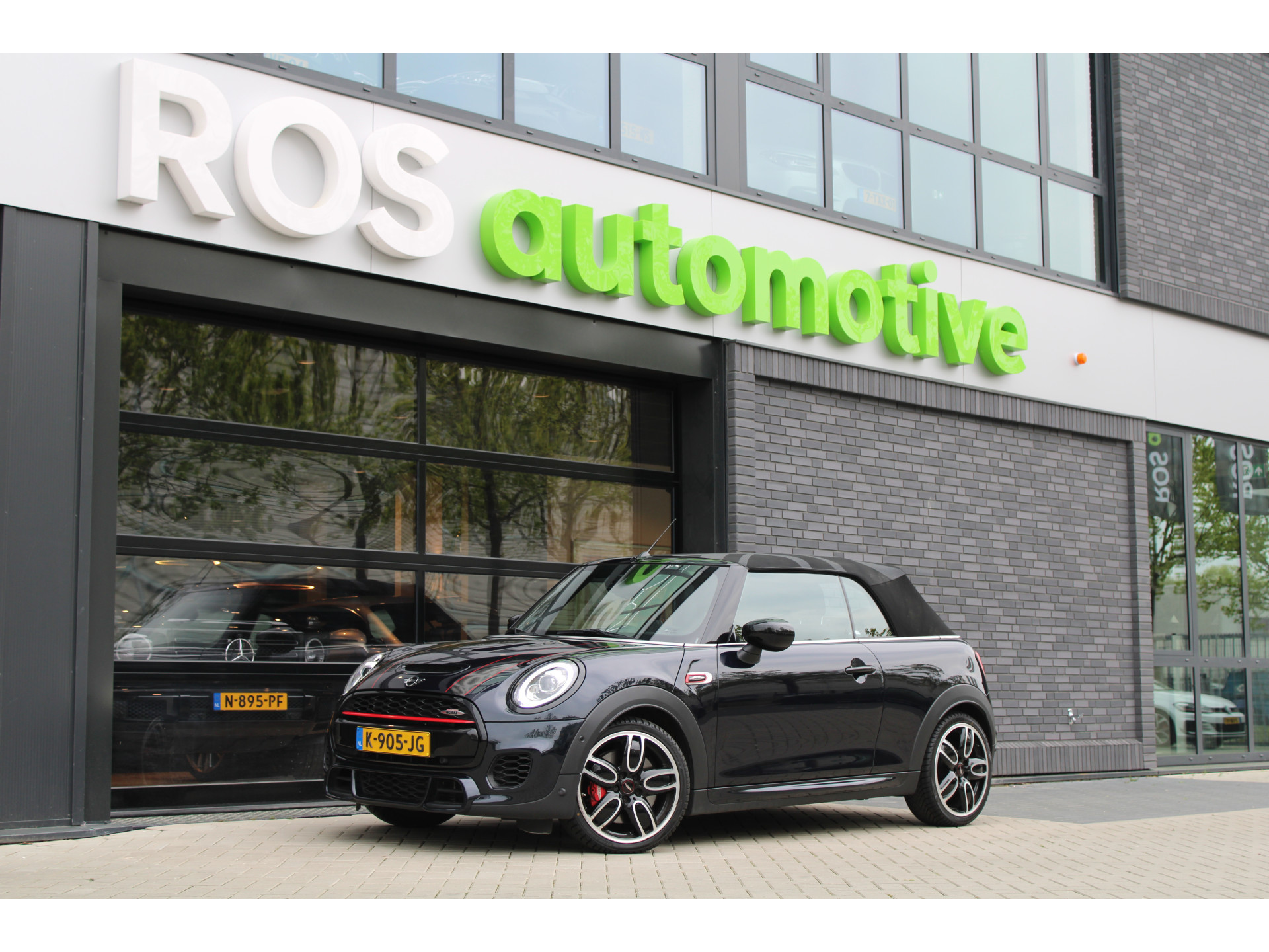 MINI Cabrio 2.0 John Cooper Works Chili 44439470-0.jpg | ROS Automotive