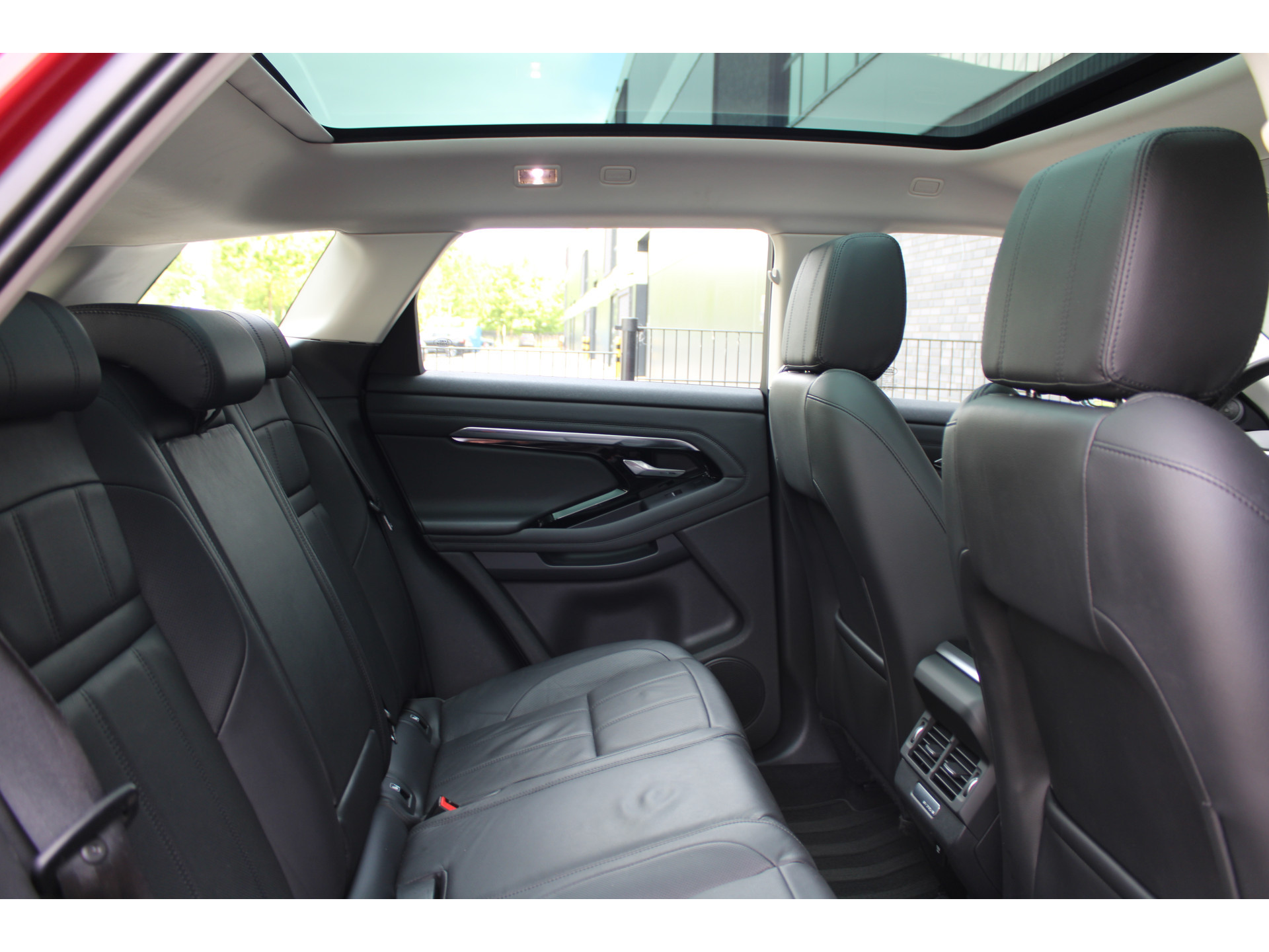 Land Rover Range Rover Evoque 2.0 D180 AWD HSE 44748472-39.jpg | ROS Automotive