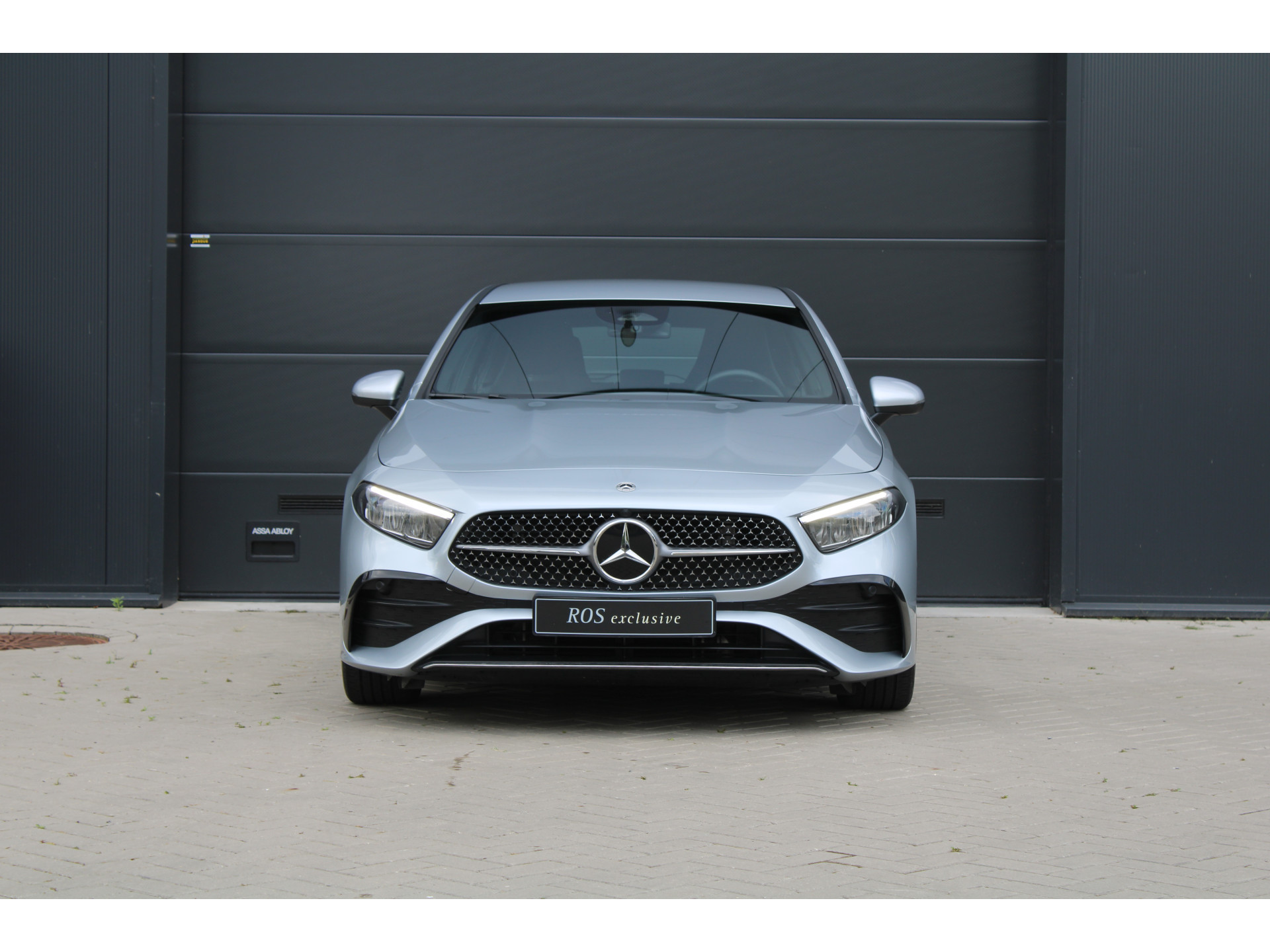 Mercedes-Benz A-Klasse 200 AMG Line 45939128-10.jpg | ROS Automotive