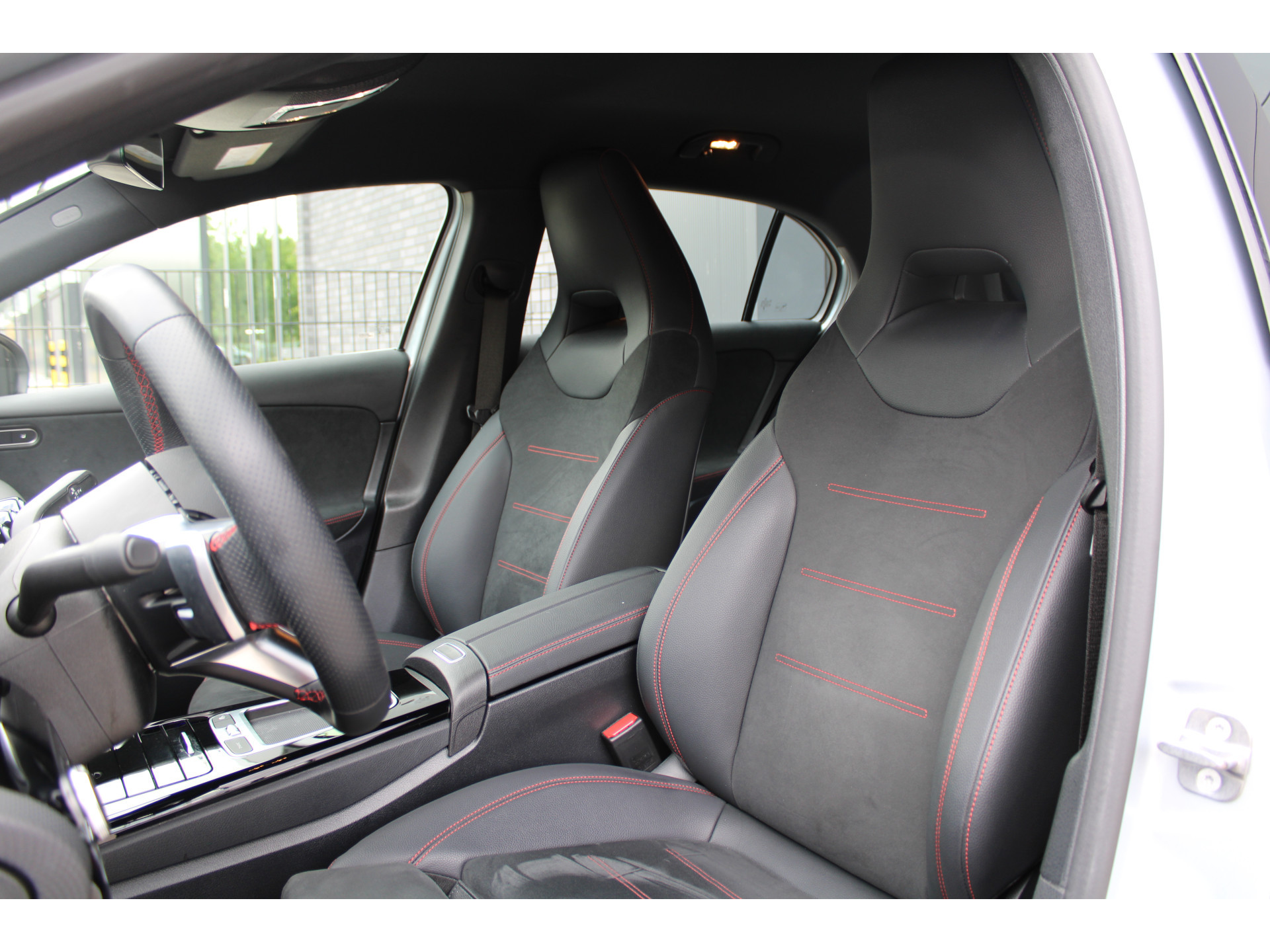 Mercedes-Benz A-Klasse 200 AMG Line 45939128-16.jpg | ROS Automotive