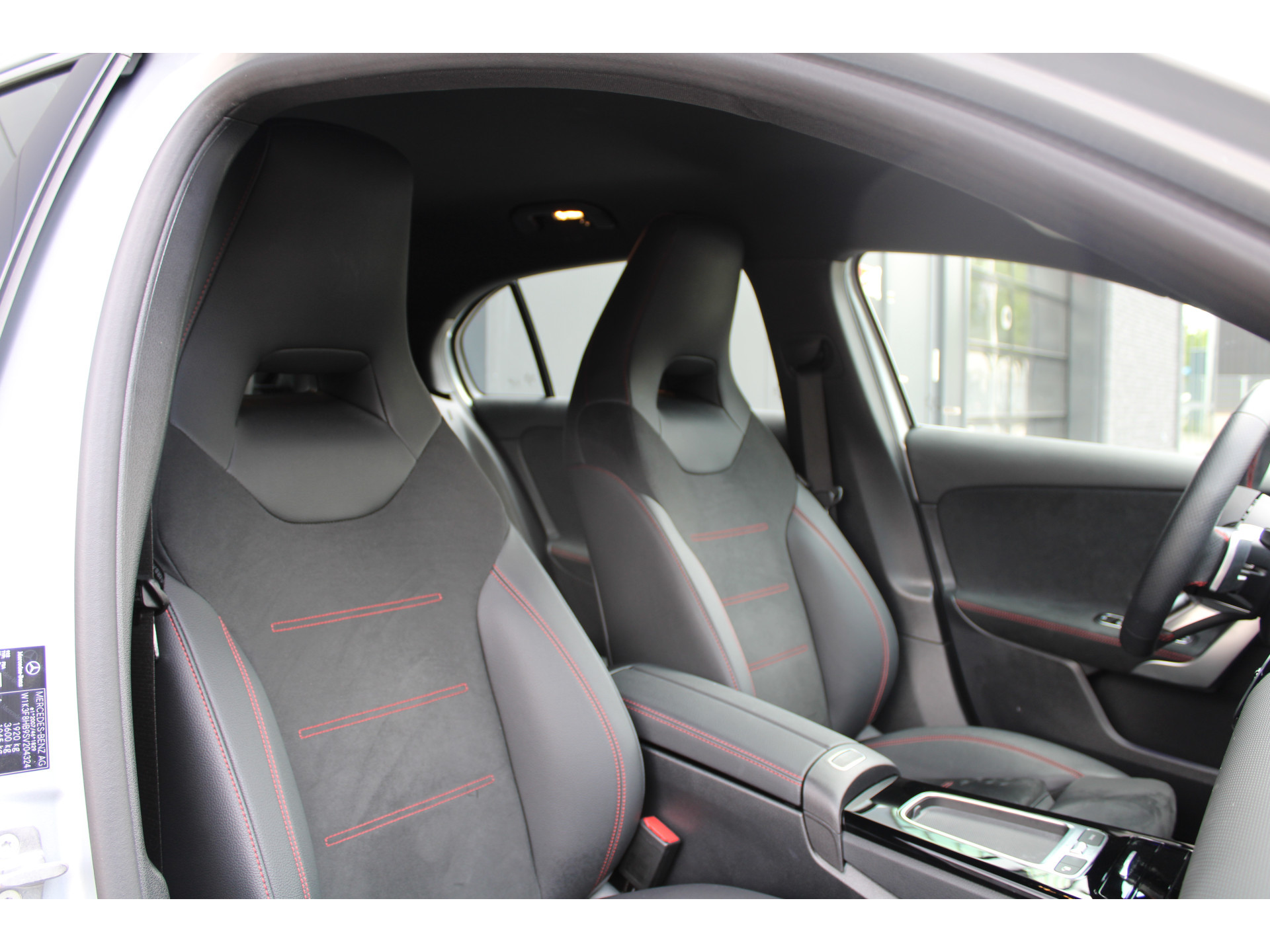 Mercedes-Benz A-Klasse 200 AMG Line 45939128-18.jpg | ROS Automotive