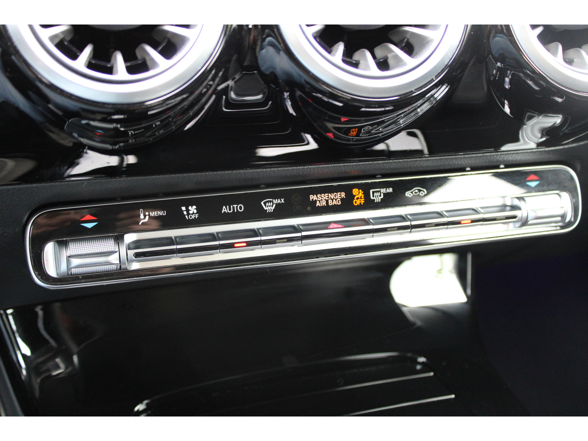 Mercedes-Benz A-Klasse 200 AMG Line 45939128-26.jpg | ROS Automotive