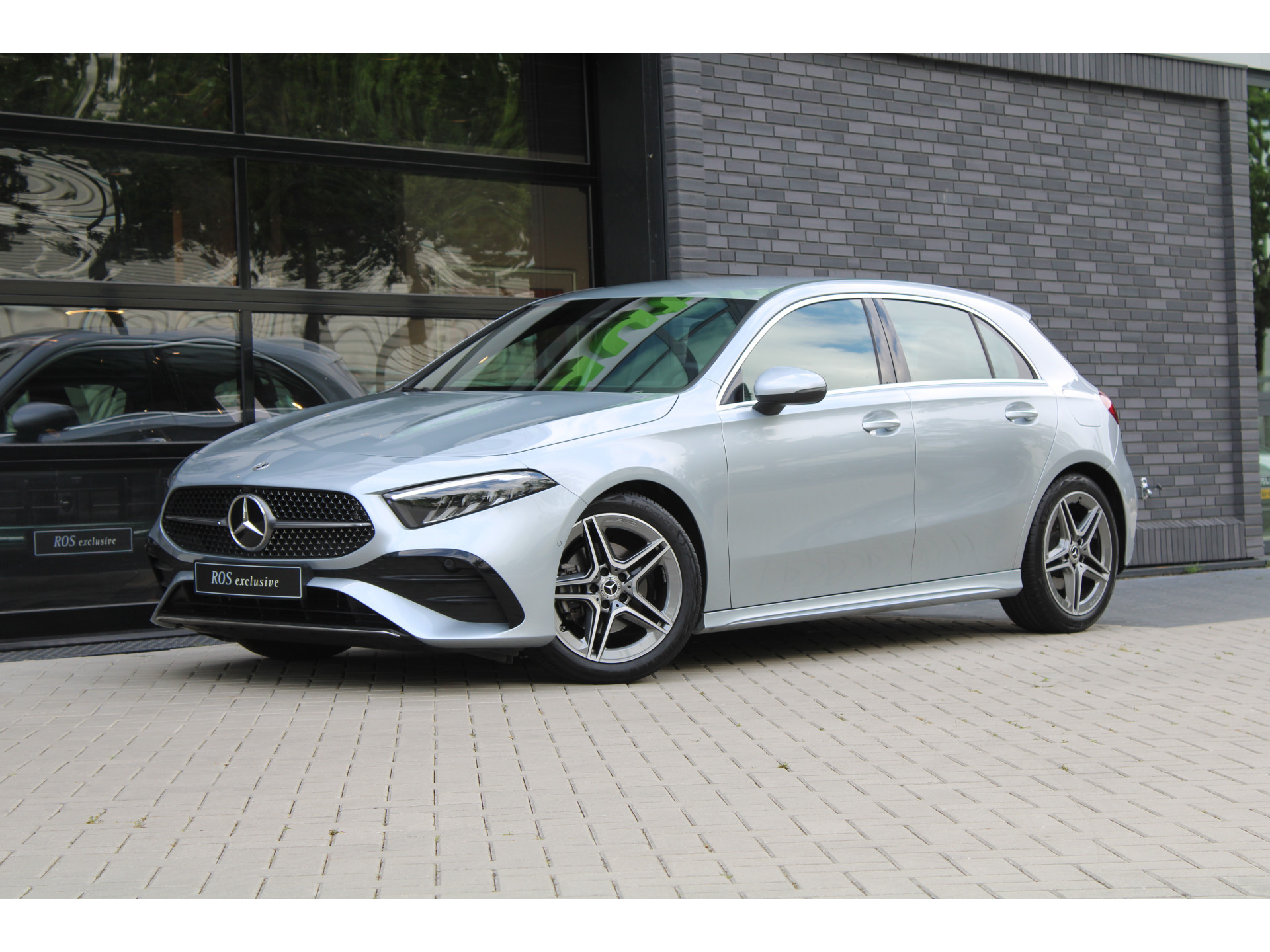 Mercedes-Benz A-Klasse 200 AMG Line 45939128-3.jpg | ROS Automotive