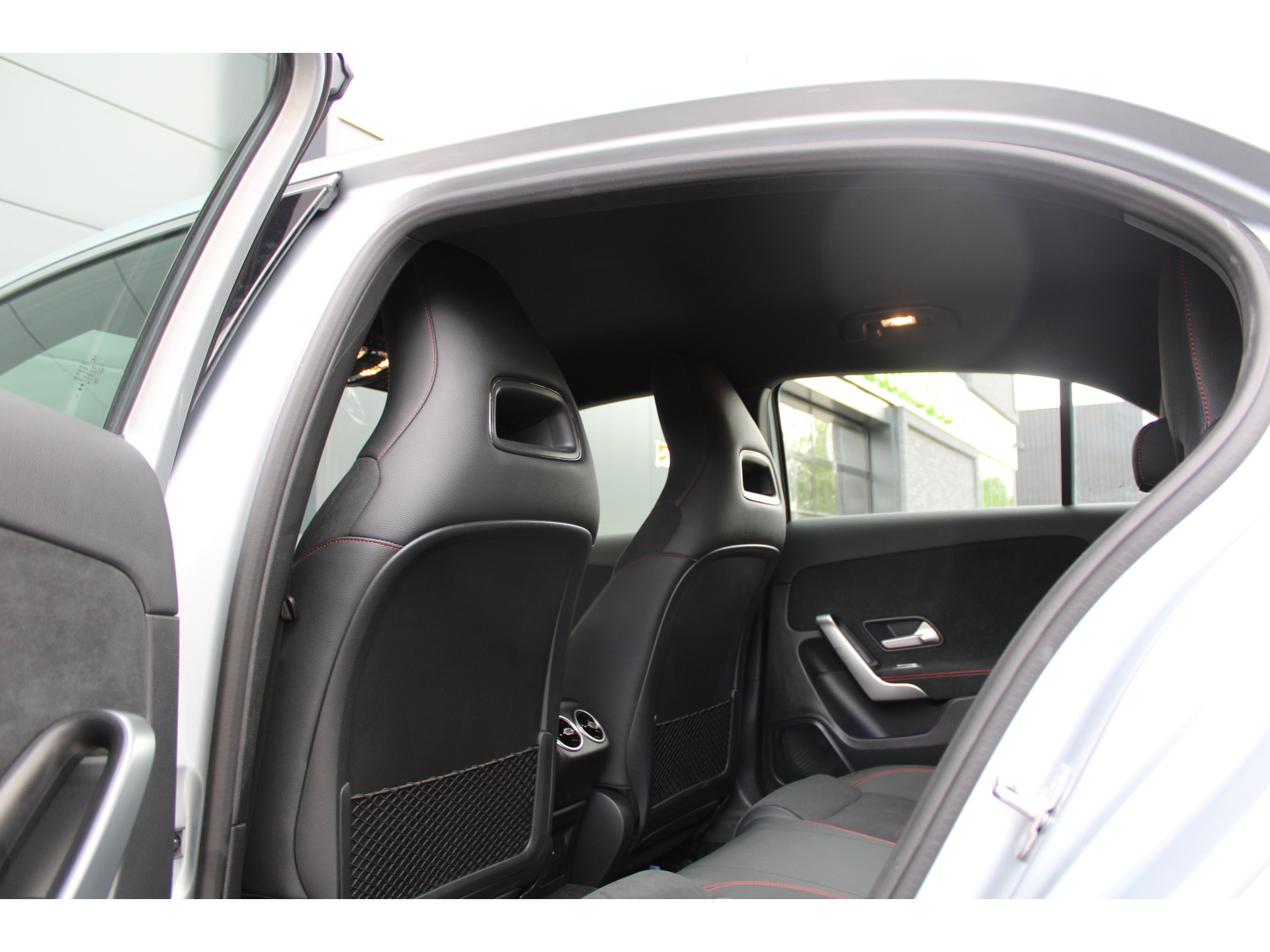 Mercedes-Benz A-Klasse 200 AMG Line 45939128-31.jpg | ROS Automotive