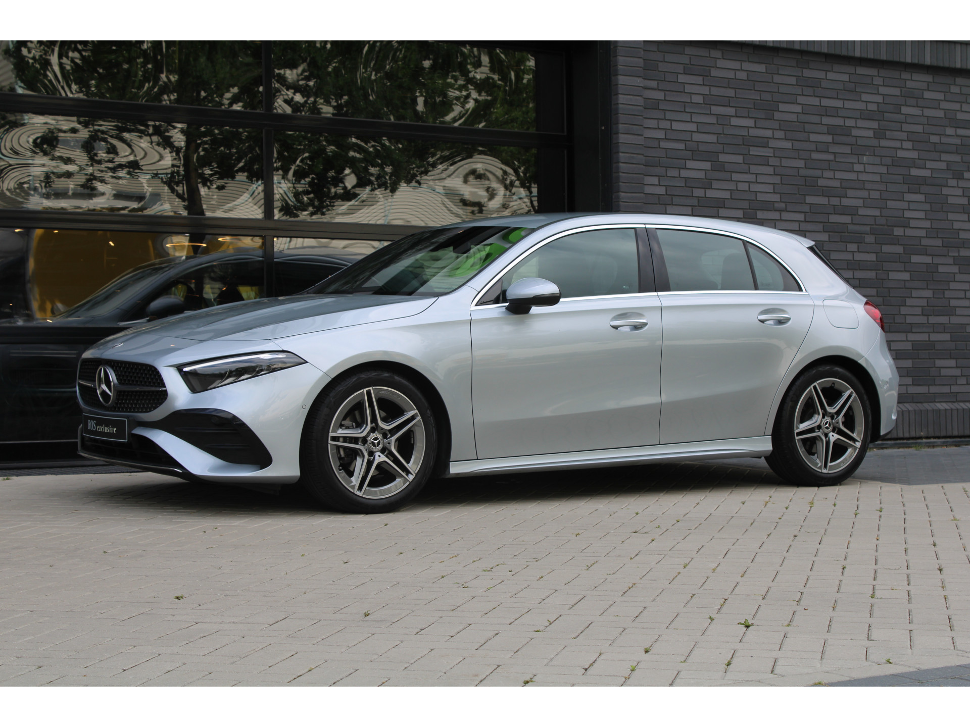 Mercedes-Benz A-Klasse 200 AMG Line 45939128-5.jpg | ROS Automotive