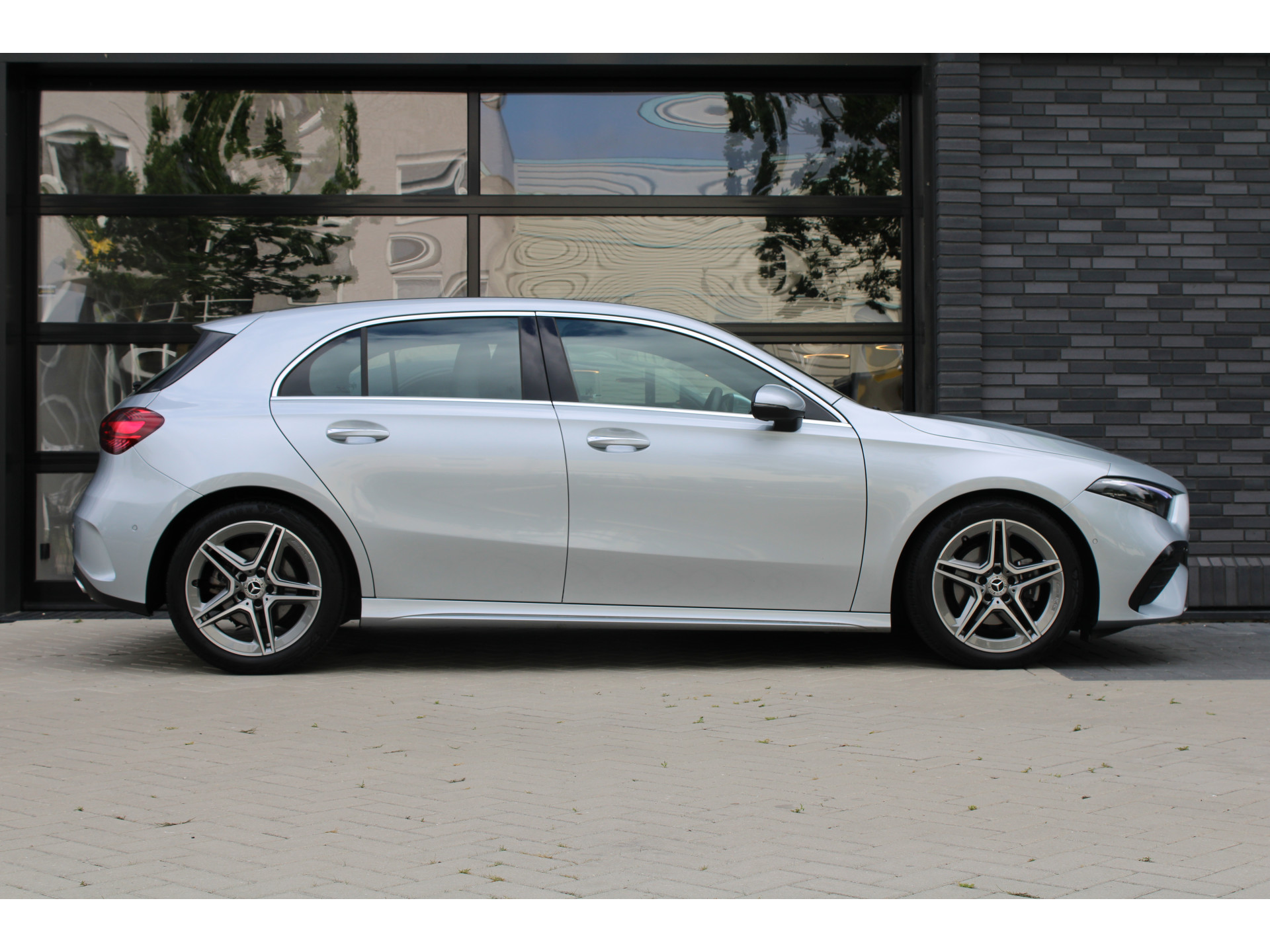 Mercedes-Benz A-Klasse 200 AMG Line 45939128-7.jpg | ROS Automotive