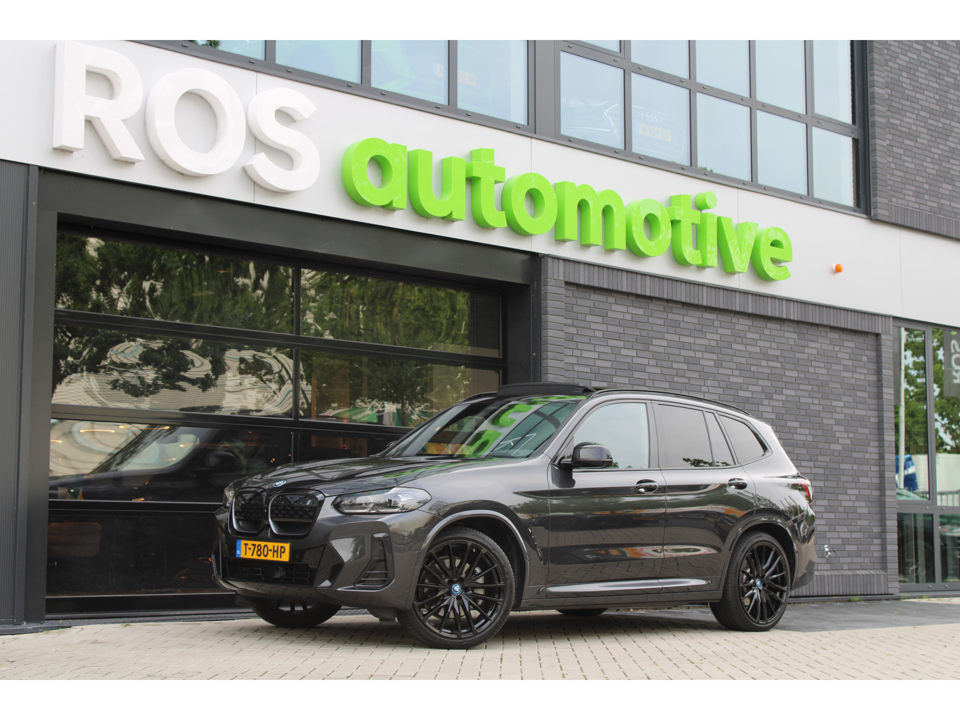 BMW iX3 High Executive 80 kWh 46042679-0.jpg | ROS Automotive