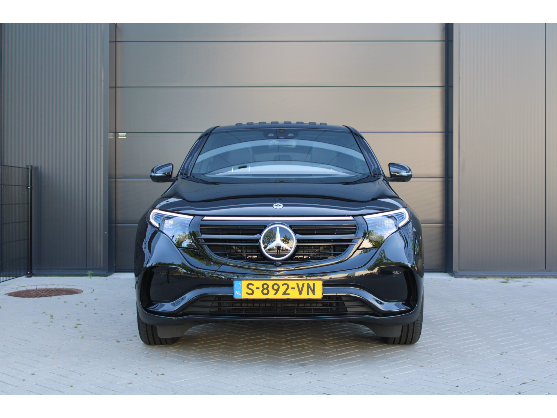 Mercedes-Benz EQC 400 4MATIC AMG Line 80 kWh 46066123-11.jpg | ROS Automotive