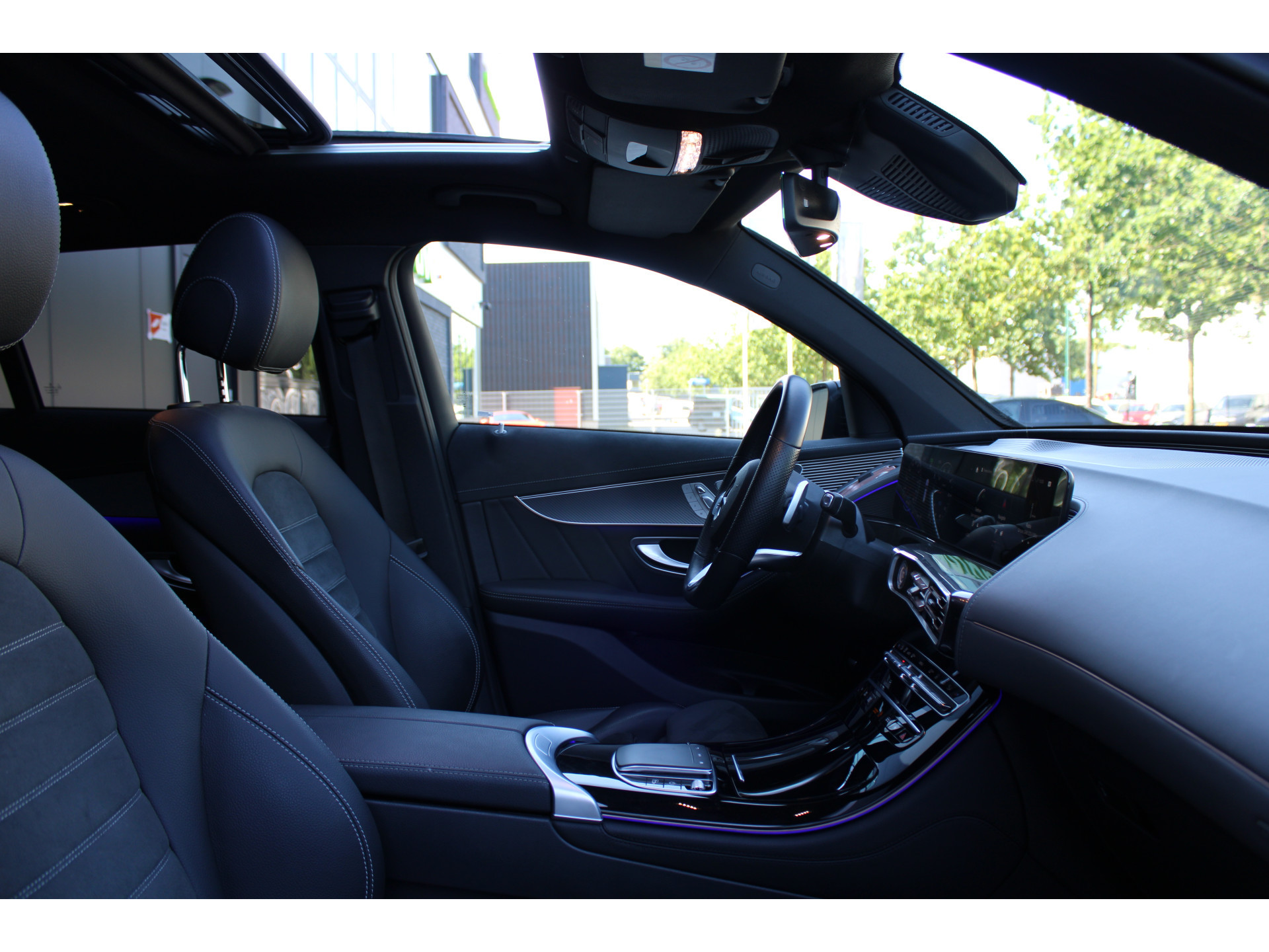 Mercedes-Benz EQC 400 4MATIC AMG Line 80 kWh 46066123-14.jpg | ROS Automotive