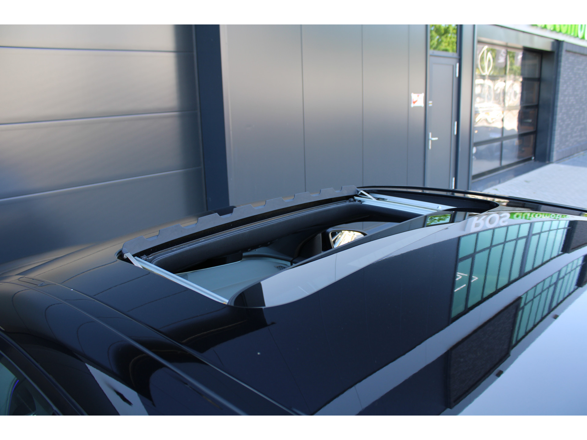 Mercedes-Benz EQC 400 4MATIC AMG Line 80 kWh 46066123-23.jpg | ROS Automotive