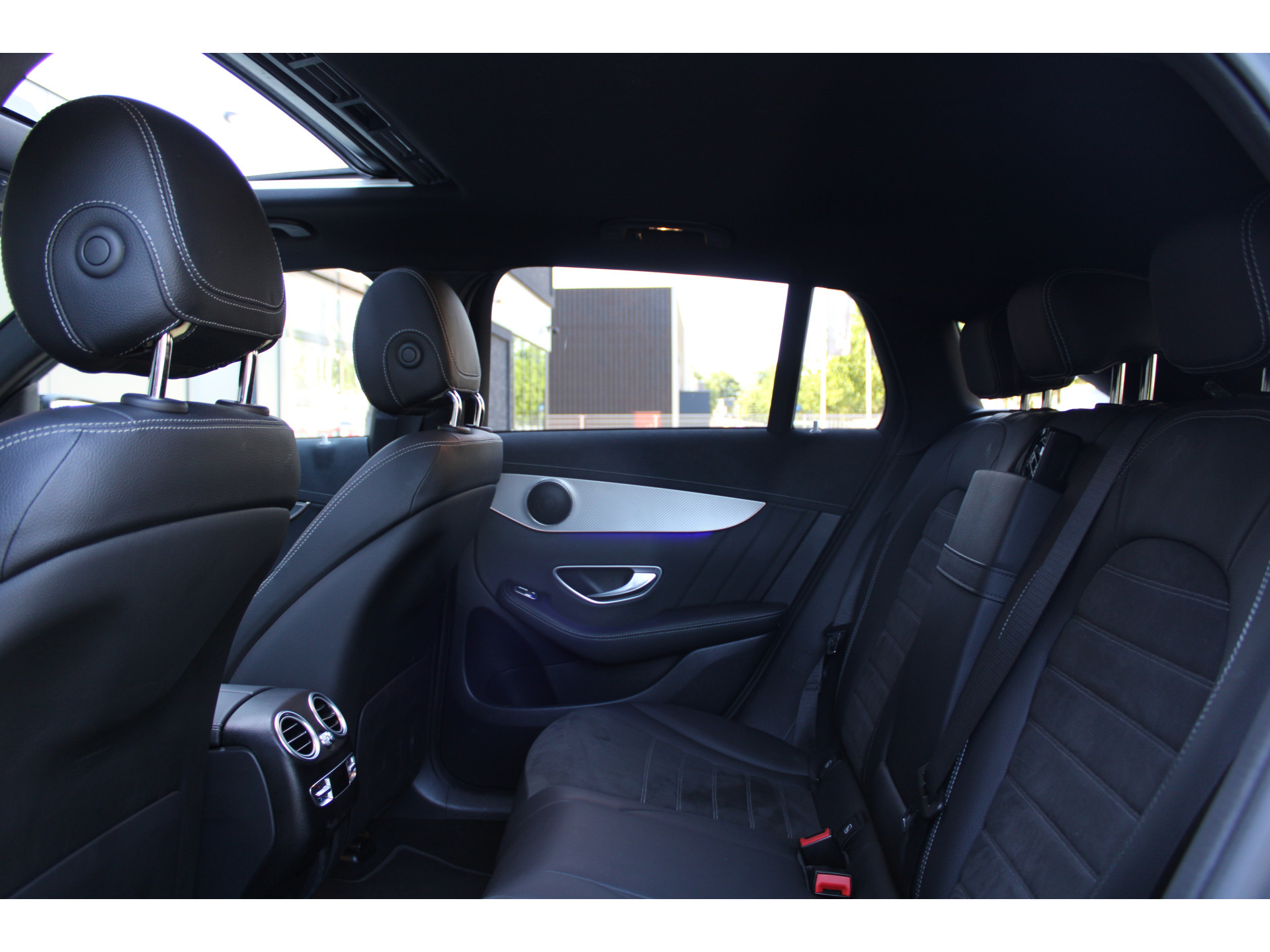 Mercedes-Benz EQC 400 4MATIC AMG Line 80 kWh 46066123-41.jpg | ROS Automotive
