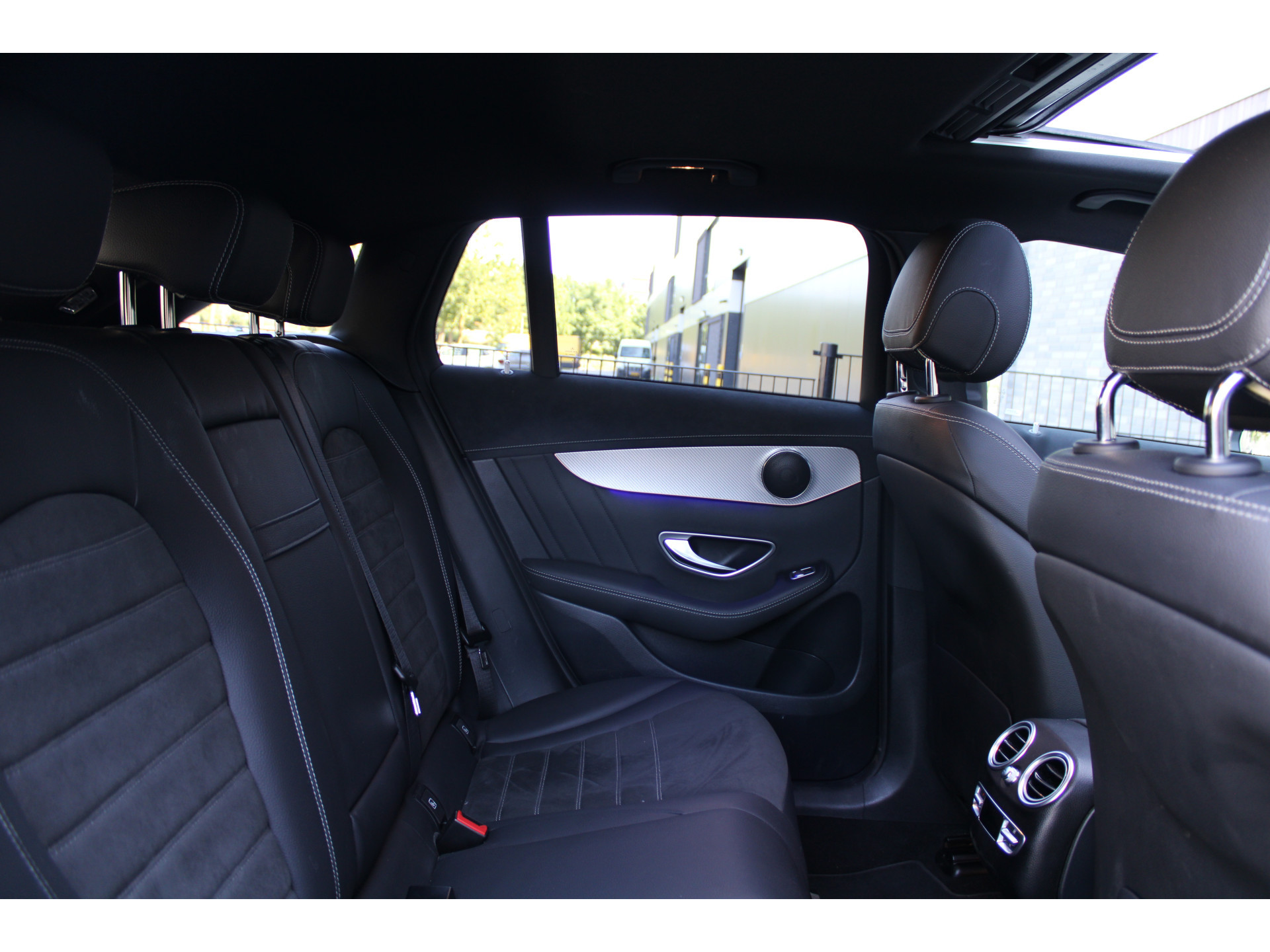 Mercedes-Benz EQC 400 4MATIC AMG Line 80 kWh 46066123-42.jpg | ROS Automotive