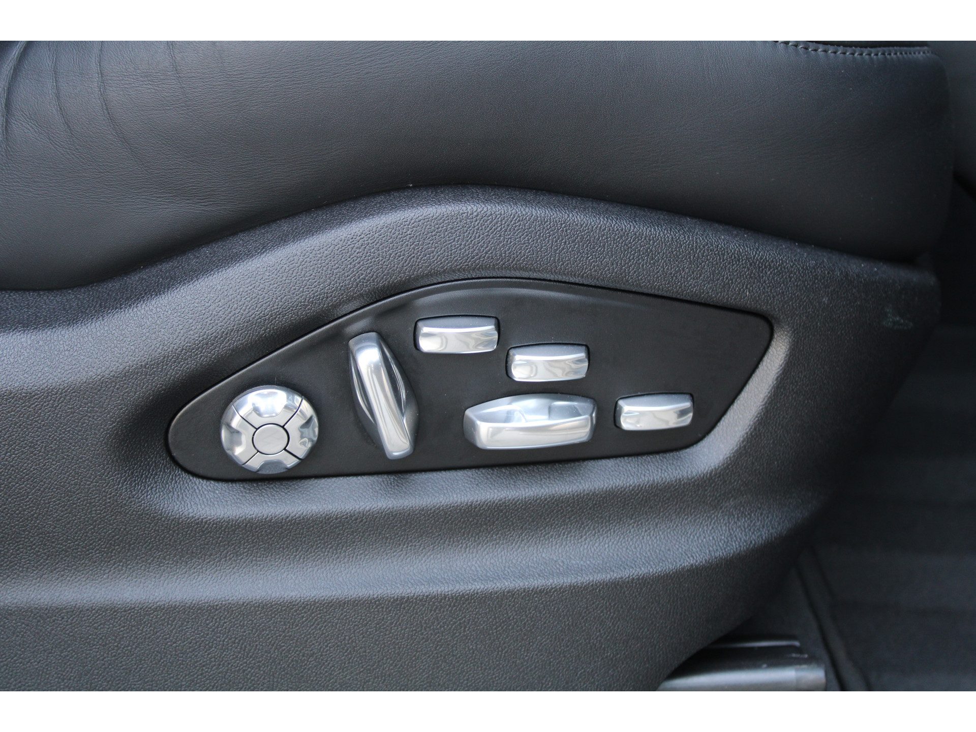 Porsche Cayenne Coupé 4.0 Turbo 46163800-29.jpg | ROS Automotive