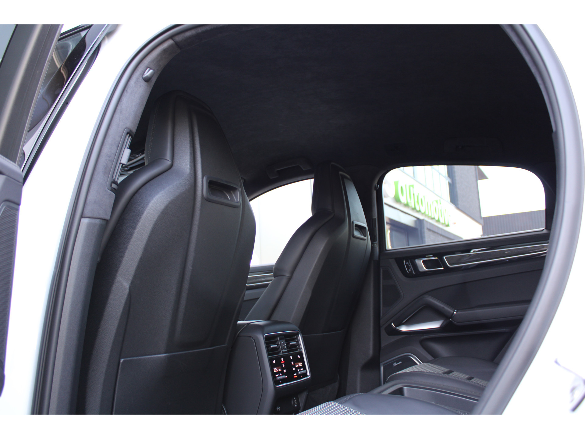 Porsche Cayenne Coupé 4.0 Turbo 46163800-60.jpg | ROS Automotive