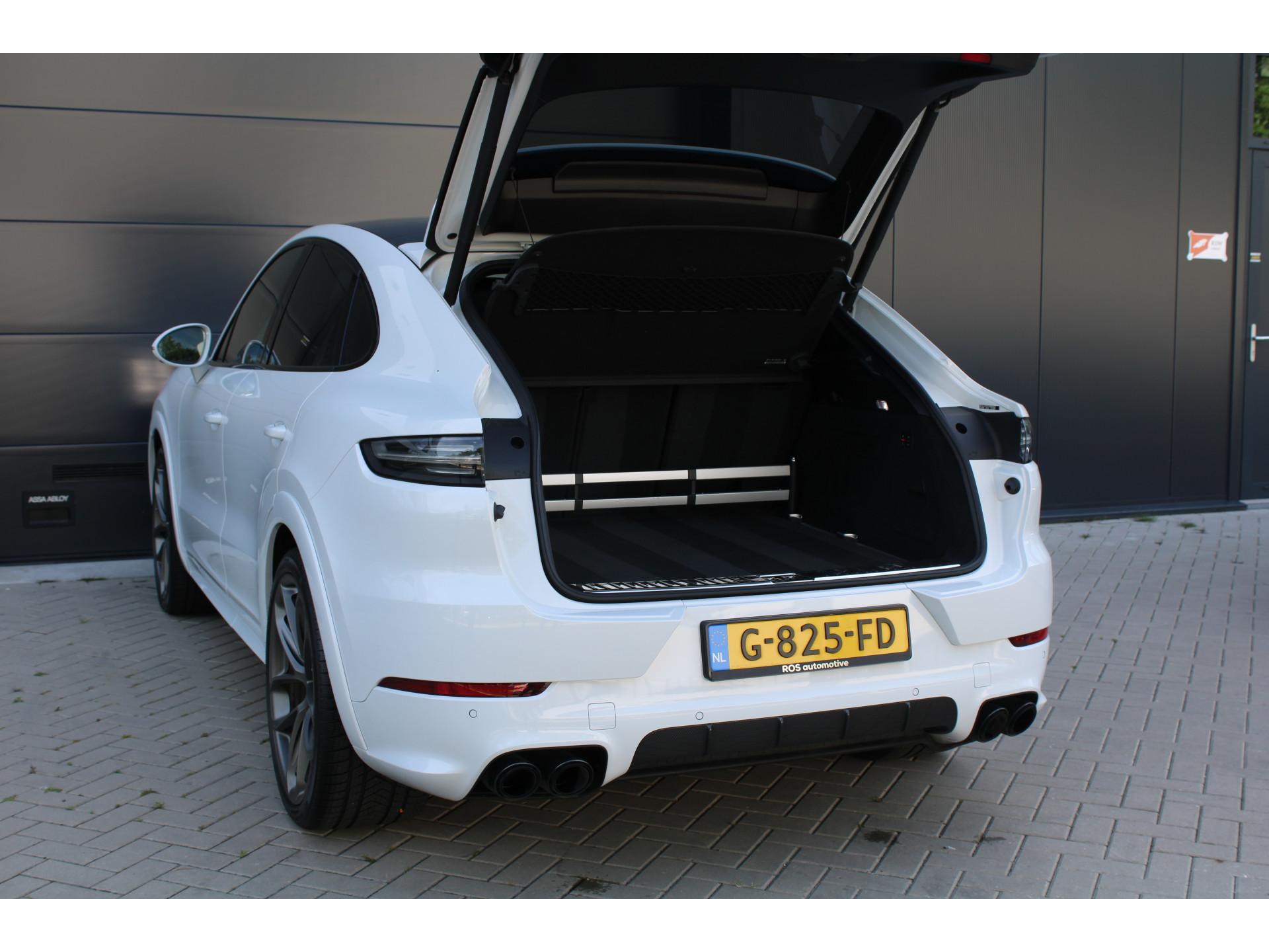 Porsche Cayenne Coupé 4.0 Turbo 46163800-65.jpg | ROS Automotive