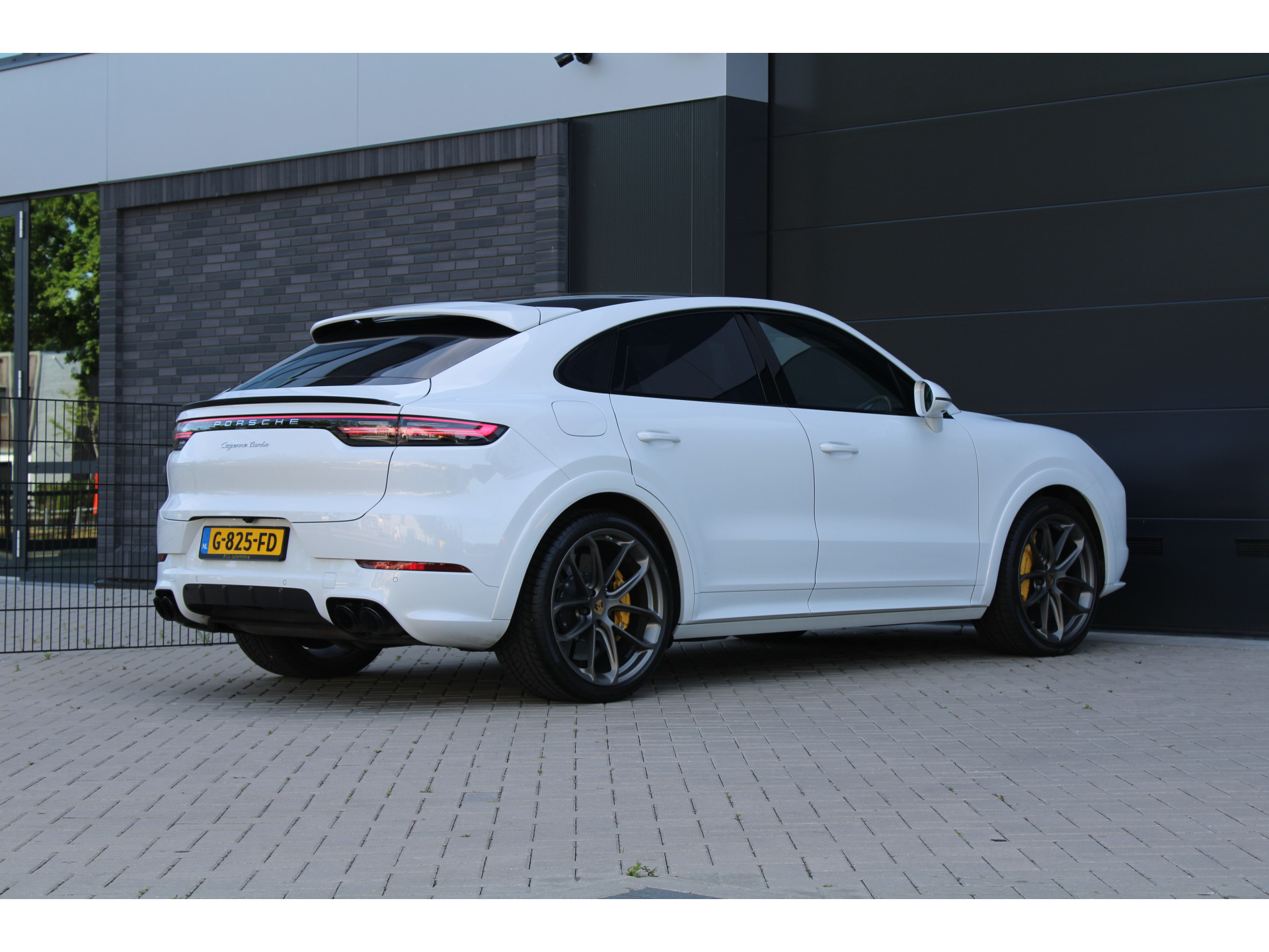 Porsche Cayenne Coupé 4.0 Turbo 46163800-70.jpg | ROS Automotive