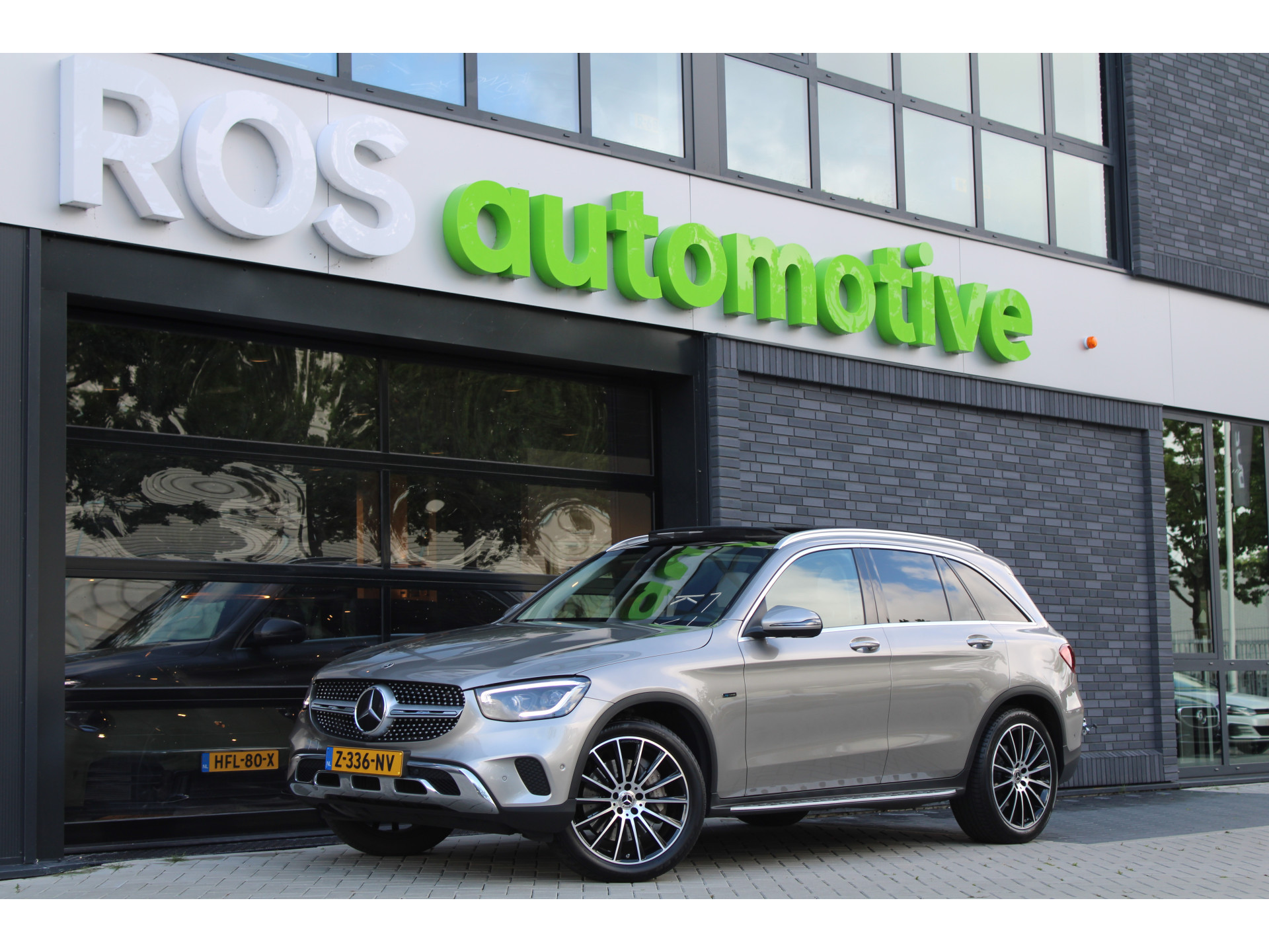 Mercedes-Benz GLC 300e 4MATIC Business Solution Luxury 46255421-0.jpg | ROS Automotive