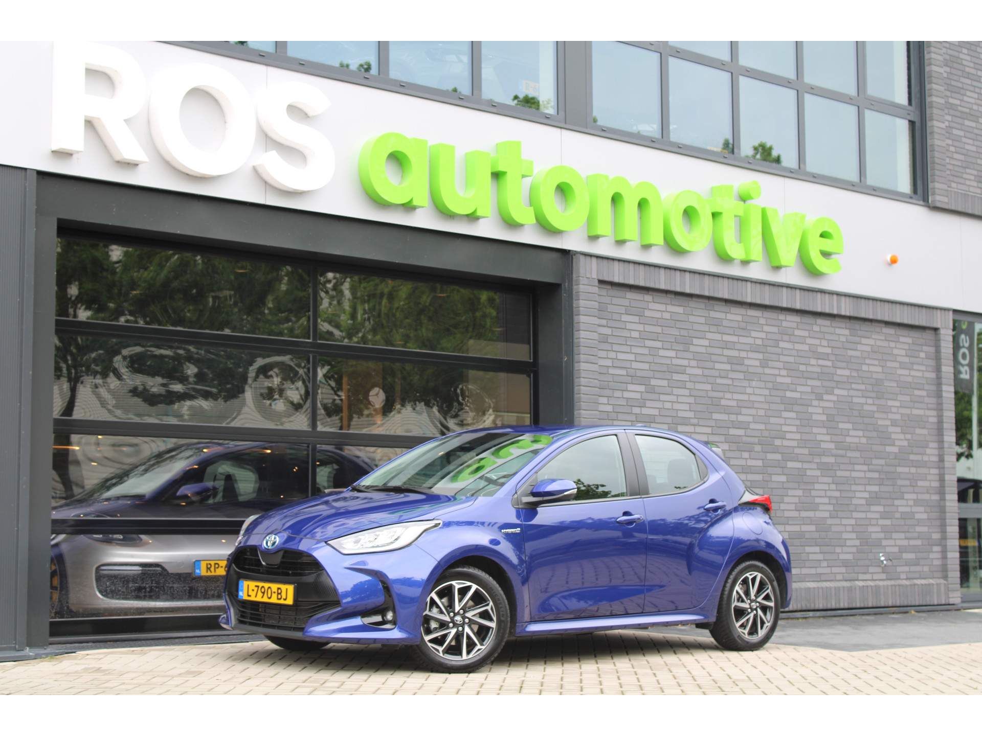 Toyota Yaris 1.5 Hybrid Dynamic 46558043-0.jpg | ROS Automotive