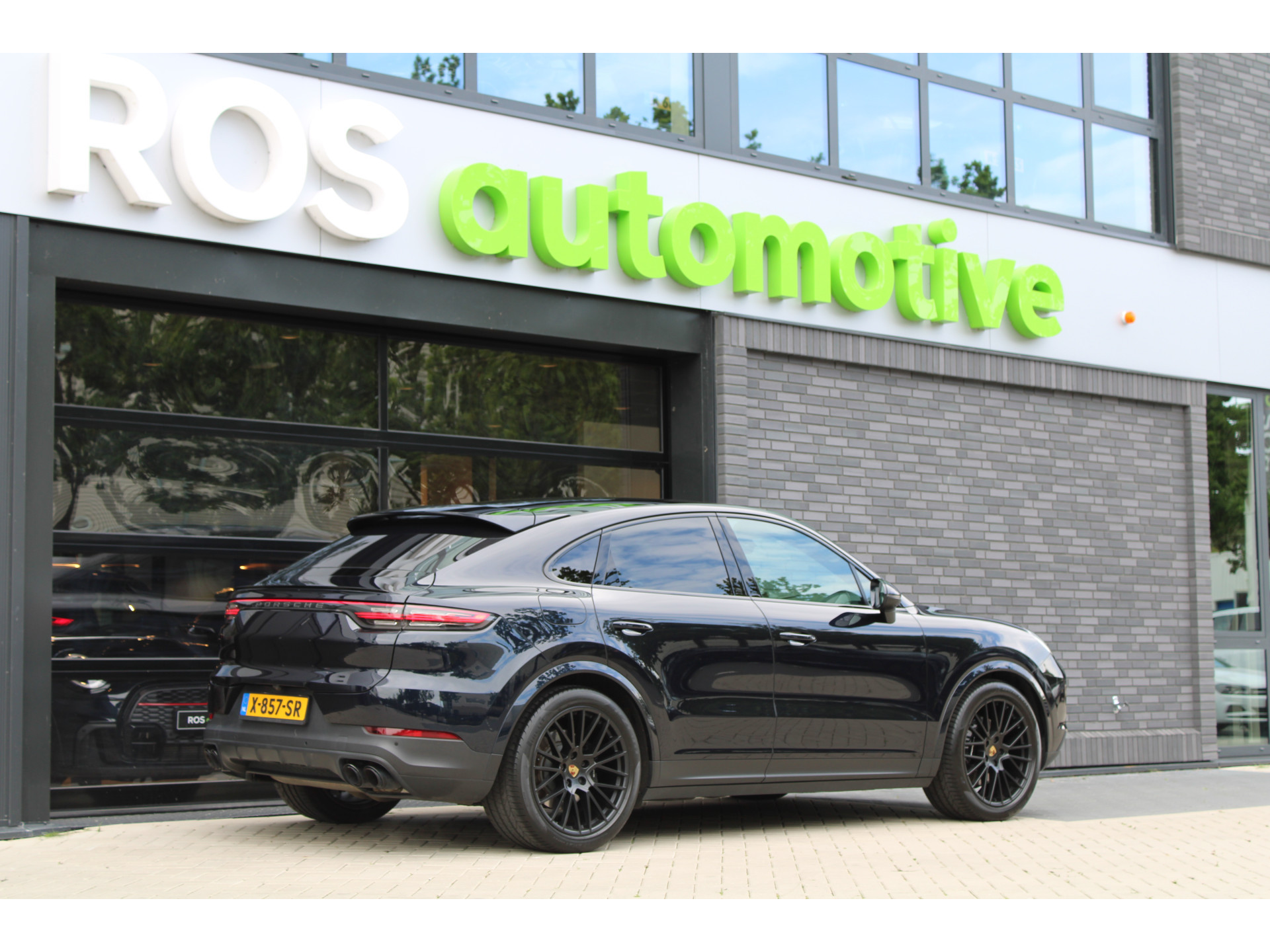 Porsche Cayenne Coupé 3.0 E-Hybrid Platinum Edition 46741622-1.jpg | ROS Automotive
