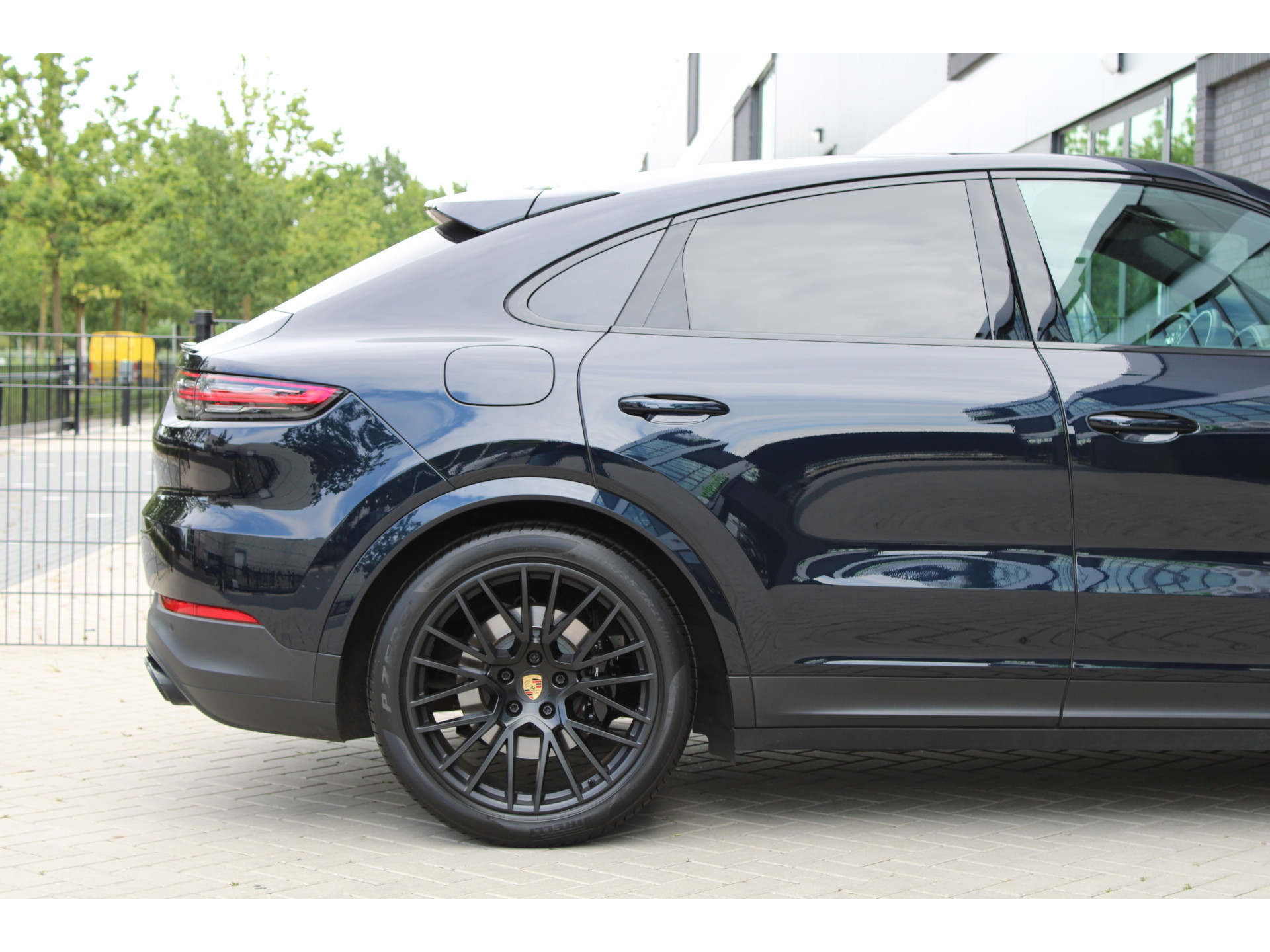 Porsche Cayenne Coupé 3.0 E-Hybrid Platinum Edition 46741622-13.jpg | ROS Automotive