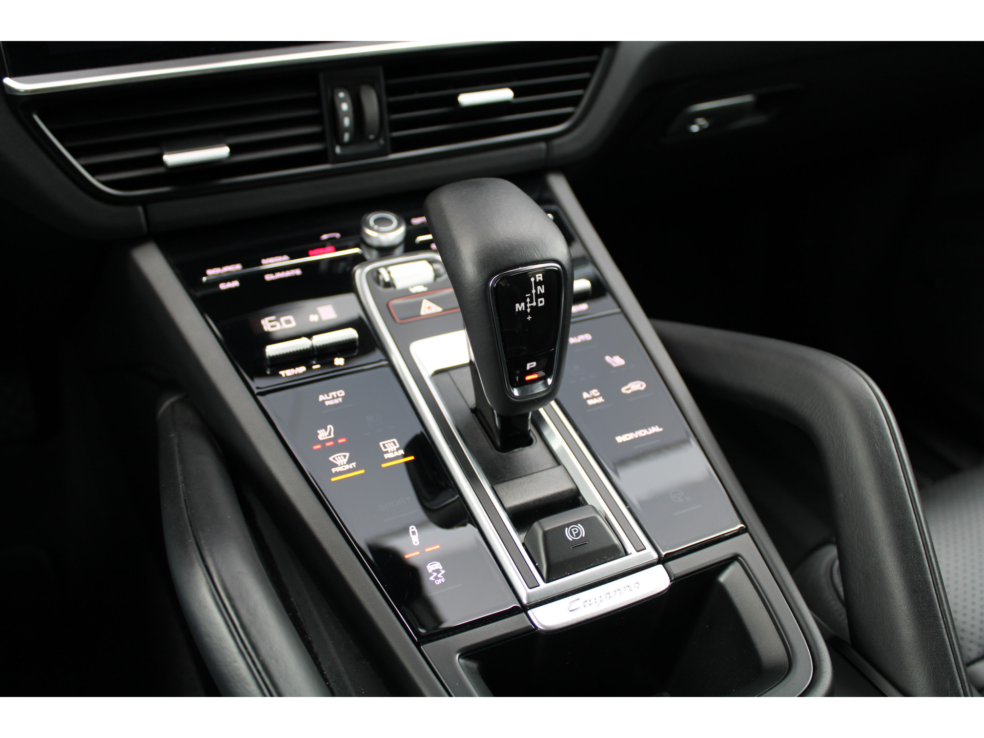 Porsche Cayenne Coupé 3.0 E-Hybrid Platinum Edition 46741622-32.jpg | ROS Automotive