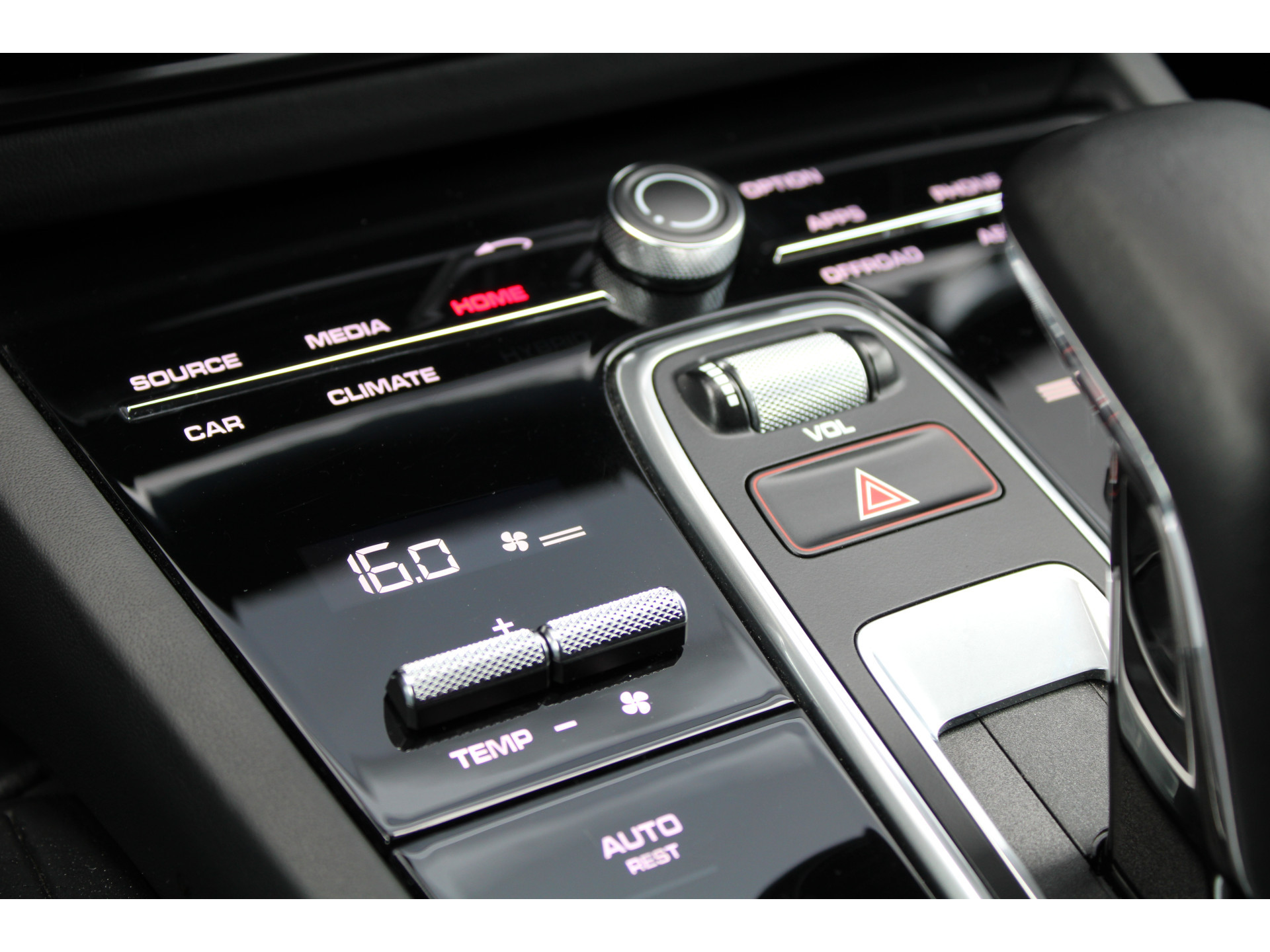 Porsche Cayenne Coupé 3.0 E-Hybrid Platinum Edition 46741622-34.jpg | ROS Automotive