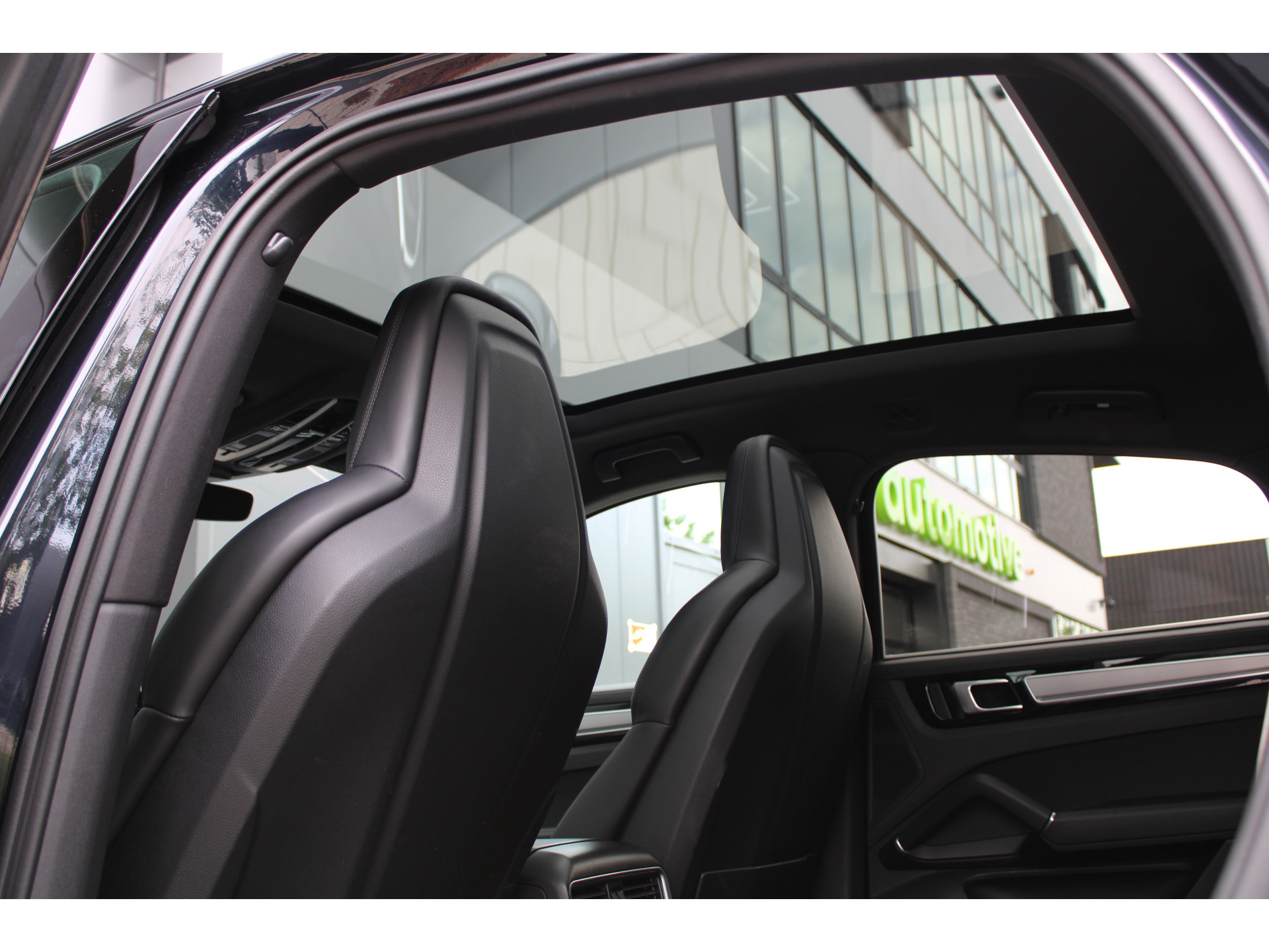 Porsche Cayenne Coupé 3.0 E-Hybrid Platinum Edition 46741622-42.jpg | ROS Automotive
