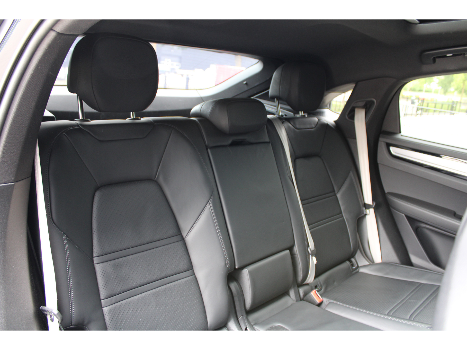 Porsche Cayenne Coupé 3.0 E-Hybrid Platinum Edition 46741622-45.jpg | ROS Automotive