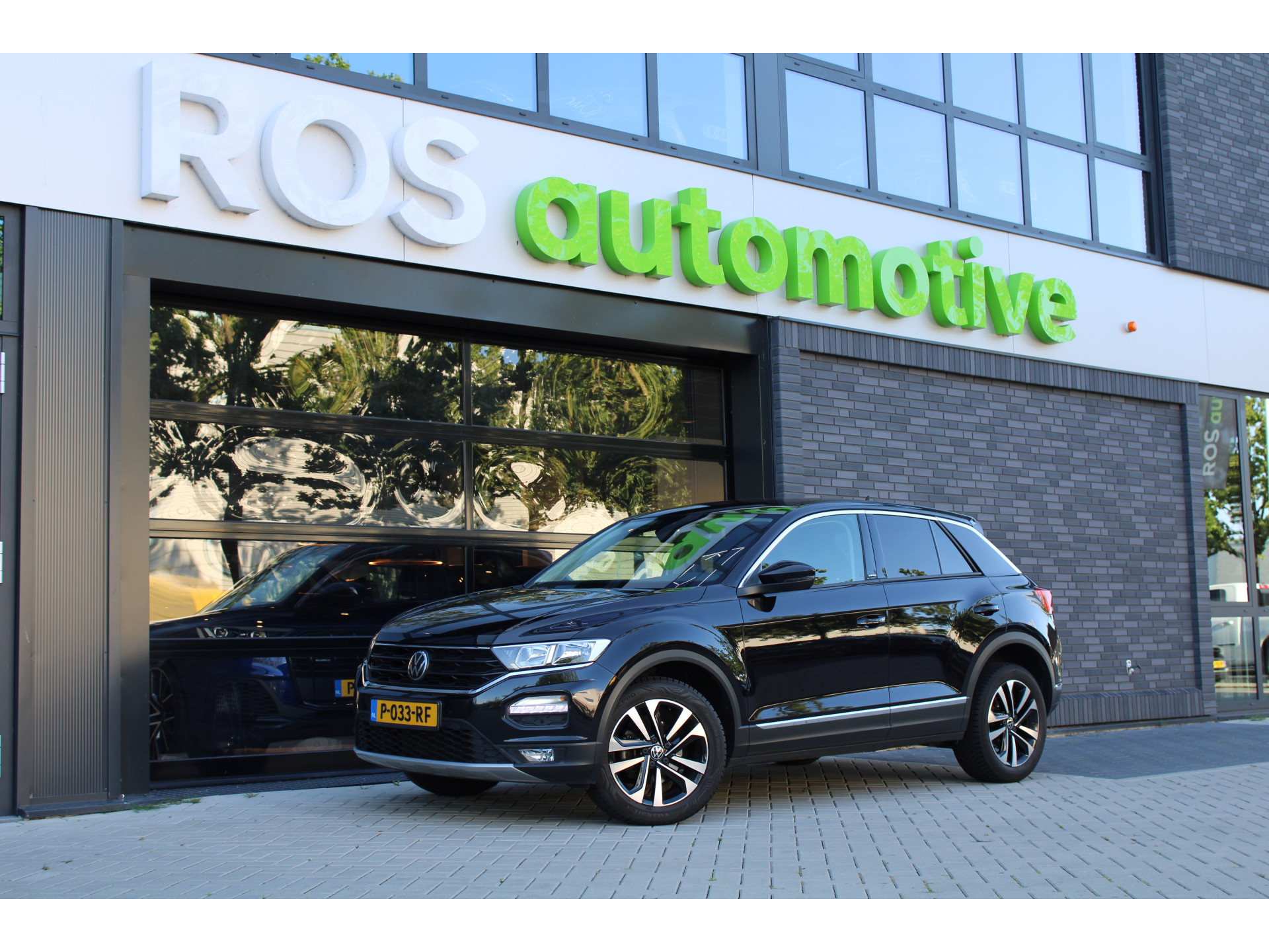 Volkswagen T-Roc 1.0 TSI Style Business 47013557-0.jpg | ROS Automotive