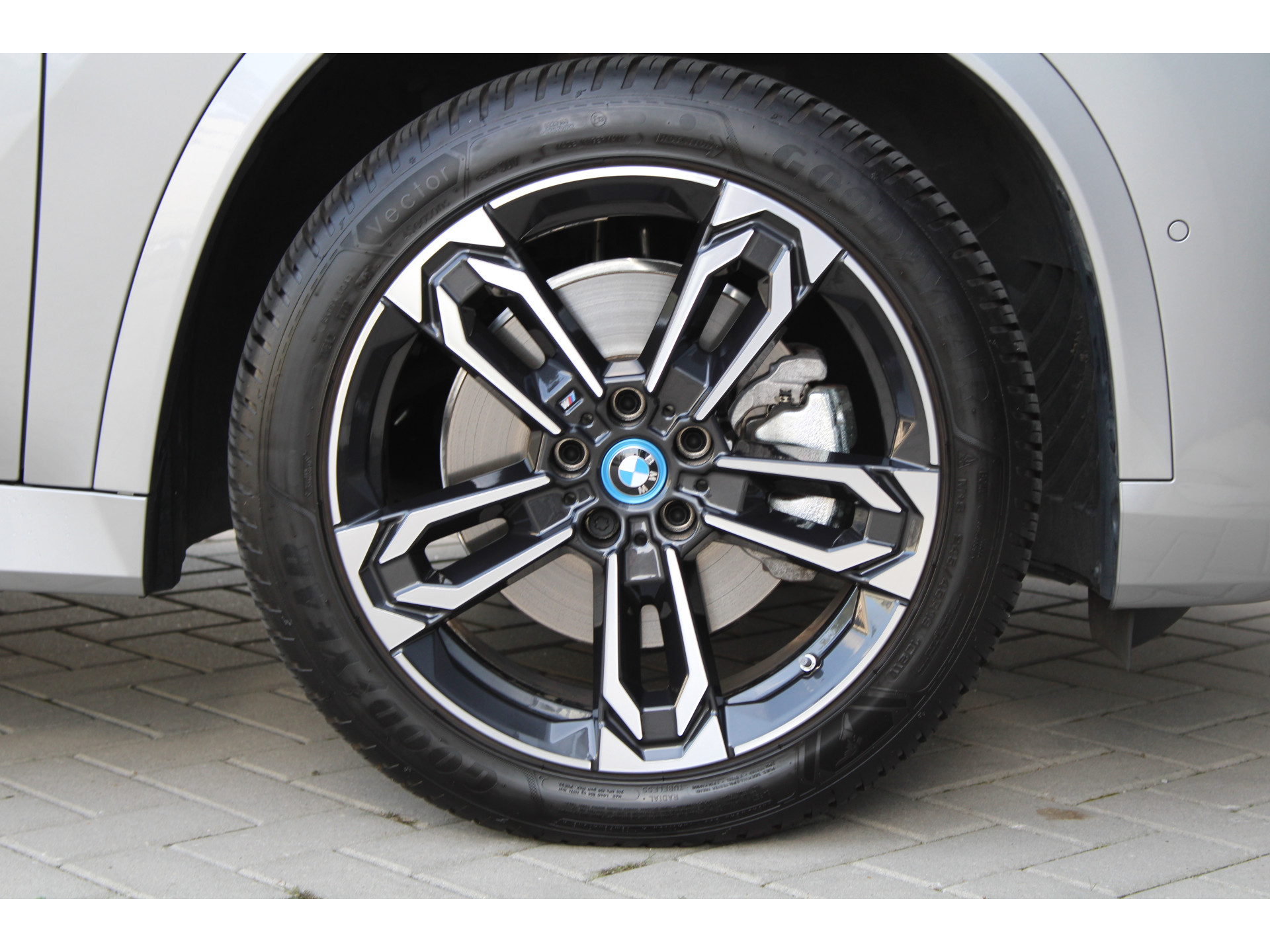 BMW X1 xDrive30e 47110407-16.jpg | ROS Automotive