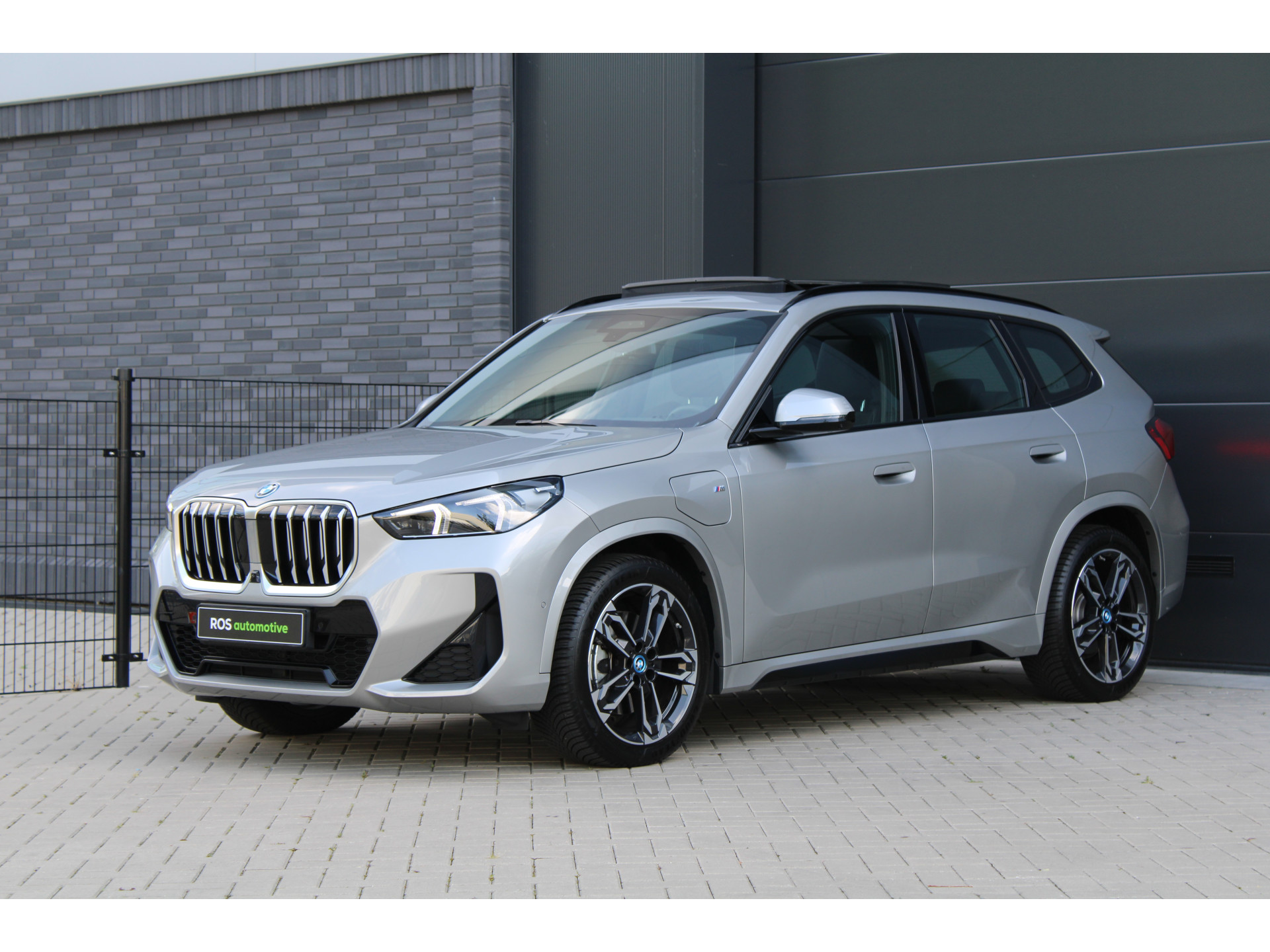 BMW X1 xDrive30e 47110407-40.jpg | ROS Automotive