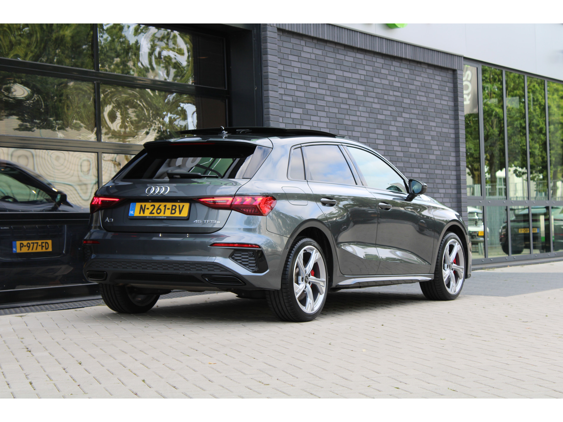Audi A3 Sportback 45 TFSI e S edition Competition 47111180-10.jpg | ROS Automotive