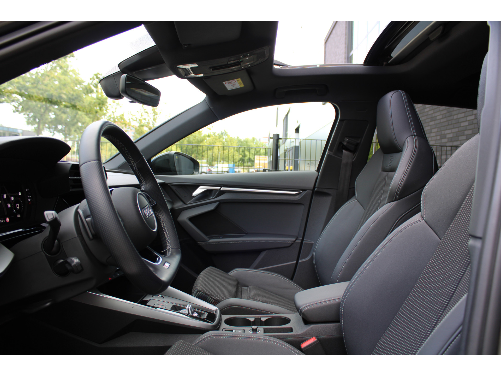 Audi A3 Sportback 45 TFSI e S edition Competition 47111180-19.jpg | ROS Automotive