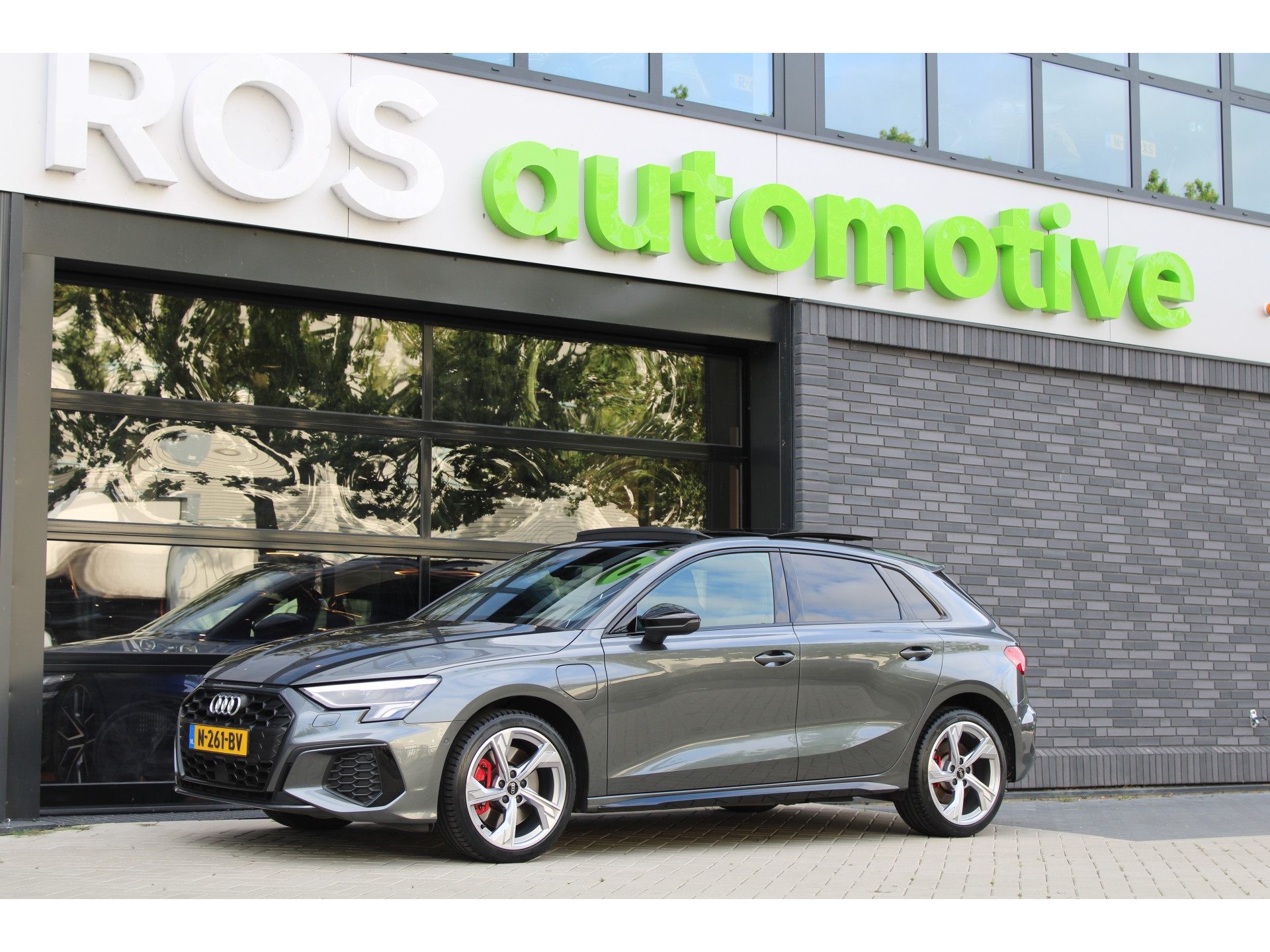 Audi A3 Sportback 45 TFSI e S edition Competition 47111180-2.jpg | ROS Automotive