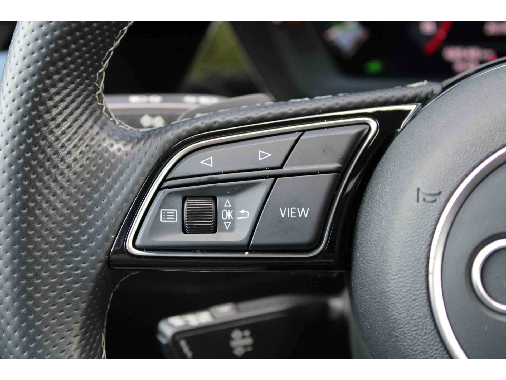 Audi A3 Sportback 45 TFSI e S edition Competition 47111180-27.jpg | ROS Automotive