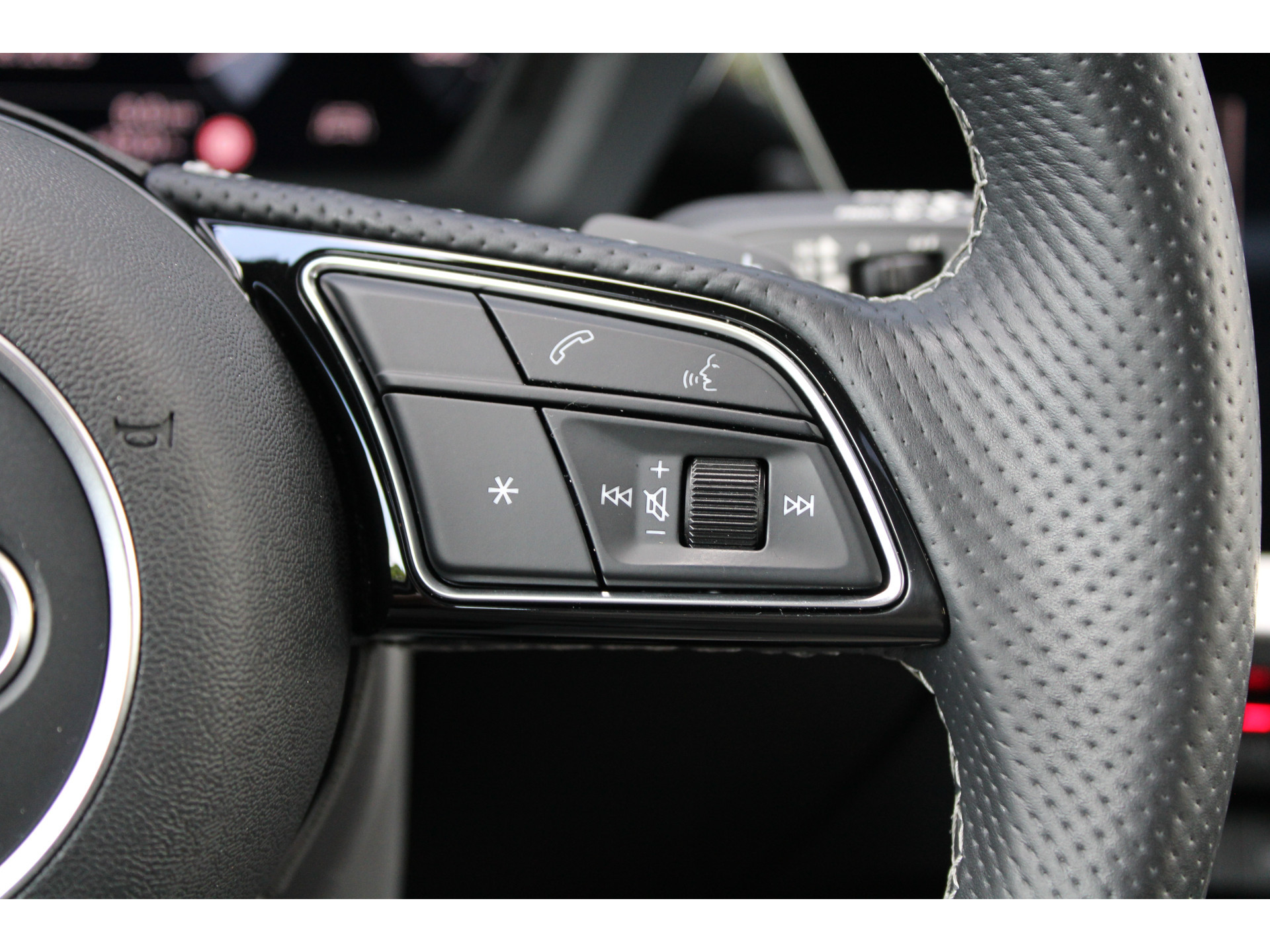 Audi A3 Sportback 45 TFSI e S edition Competition 47111180-28.jpg | ROS Automotive