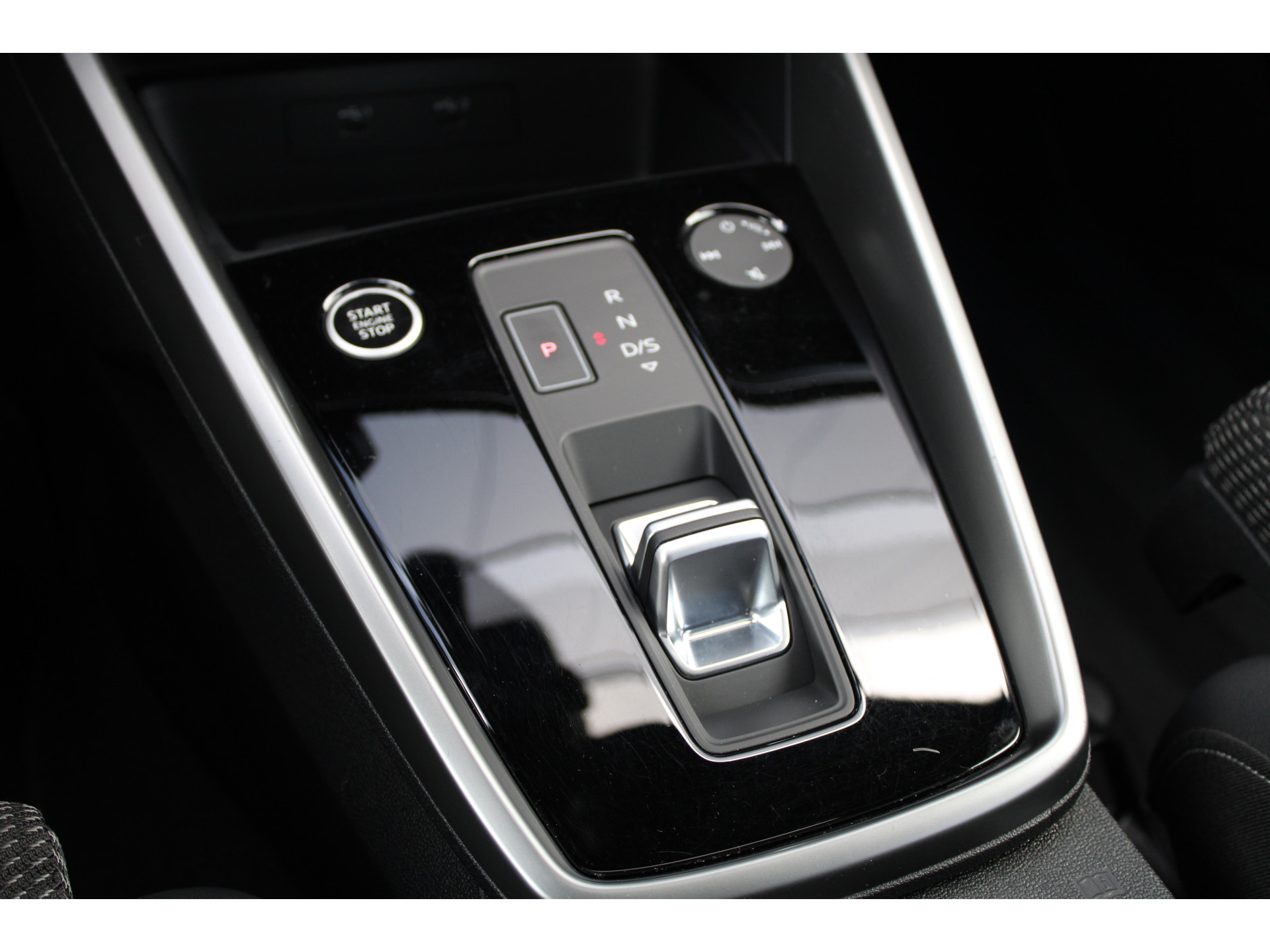 Audi A3 Sportback 45 TFSI e S edition Competition 47111180-31.jpg | ROS Automotive