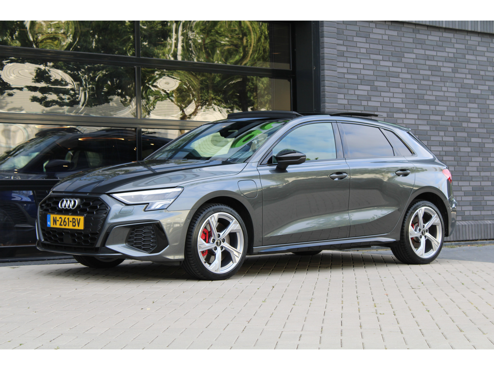 Audi A3 Sportback 45 TFSI e S edition Competition 47111180-4.jpg | ROS Automotive