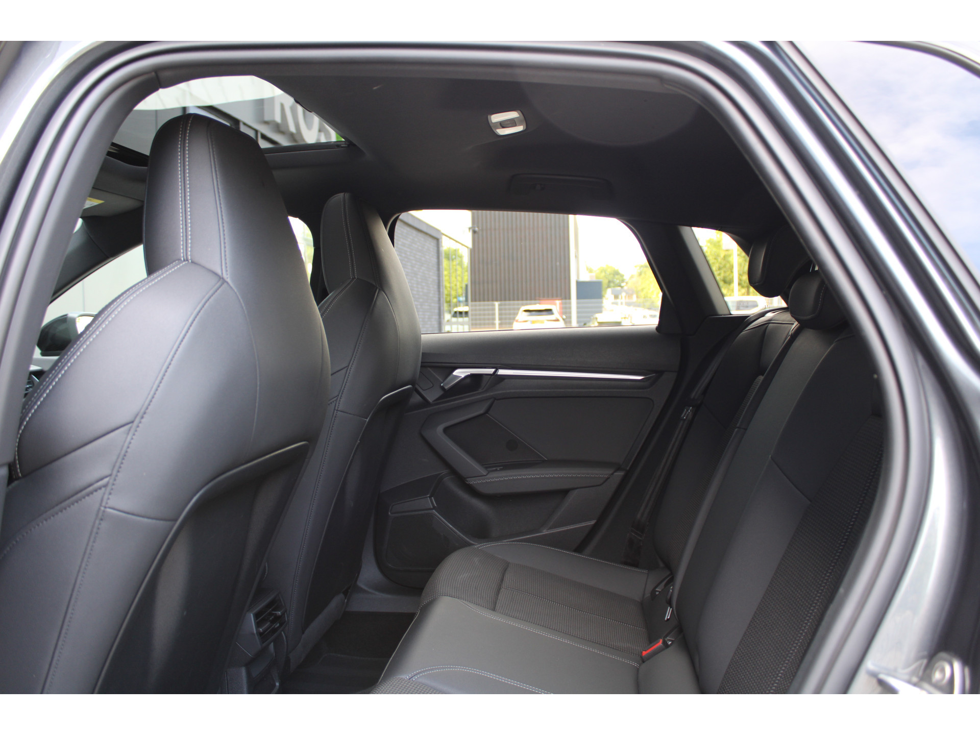 Audi A3 Sportback 45 TFSI e S edition Competition 47111180-40.jpg | ROS Automotive