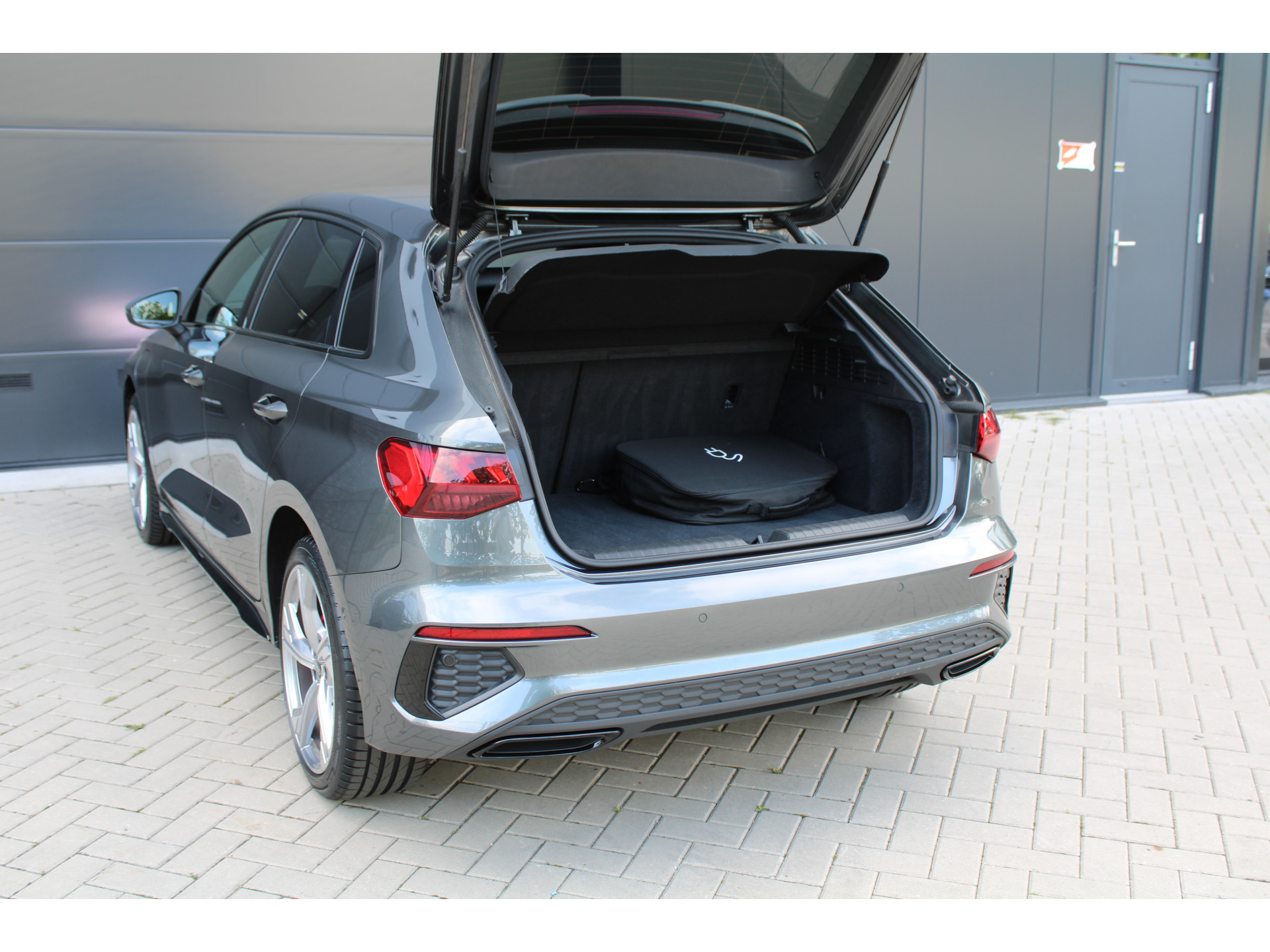 Audi A3 Sportback 45 TFSI e S edition Competition 47111180-42.jpg | ROS Automotive