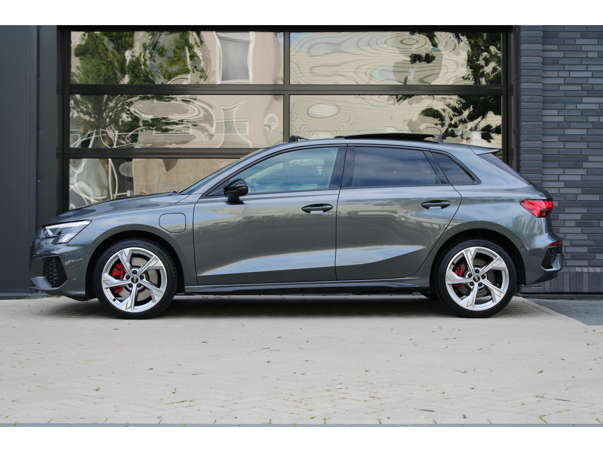 Audi A3 Sportback 45 TFSI e S edition Competition 47111180-6.jpg | ROS Automotive