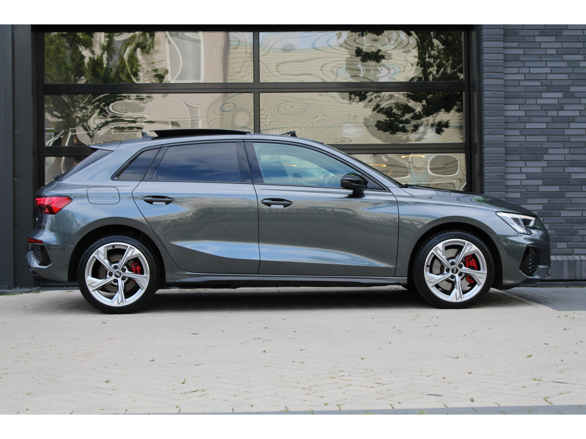 Audi A3 Sportback 45 TFSI e S edition Competition 47111180-7.jpg | ROS Automotive