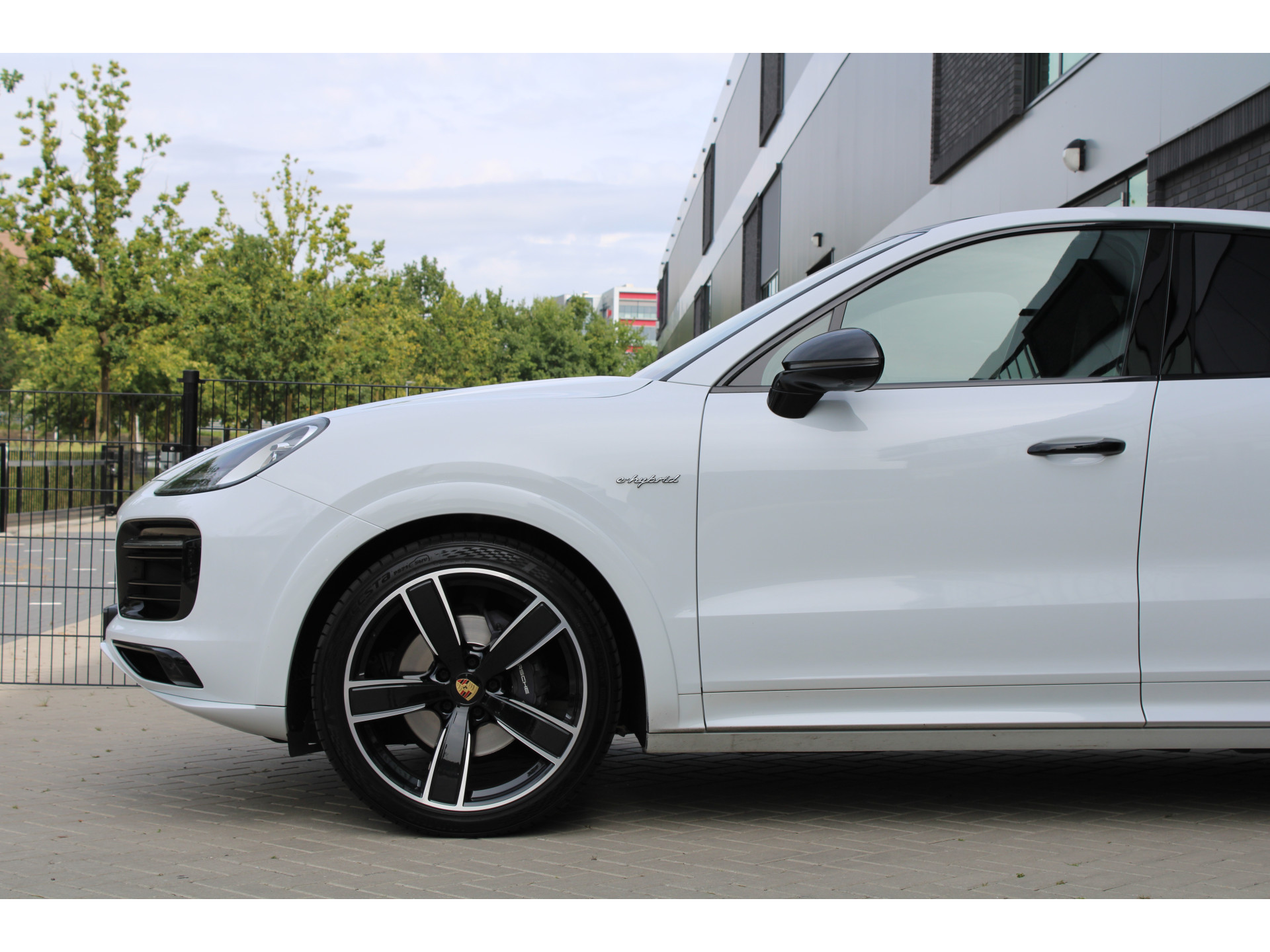 Porsche Cayenne Coupé 3.0 E-Hybrid Platinum Edition 47283474-12.jpg | ROS Automotive