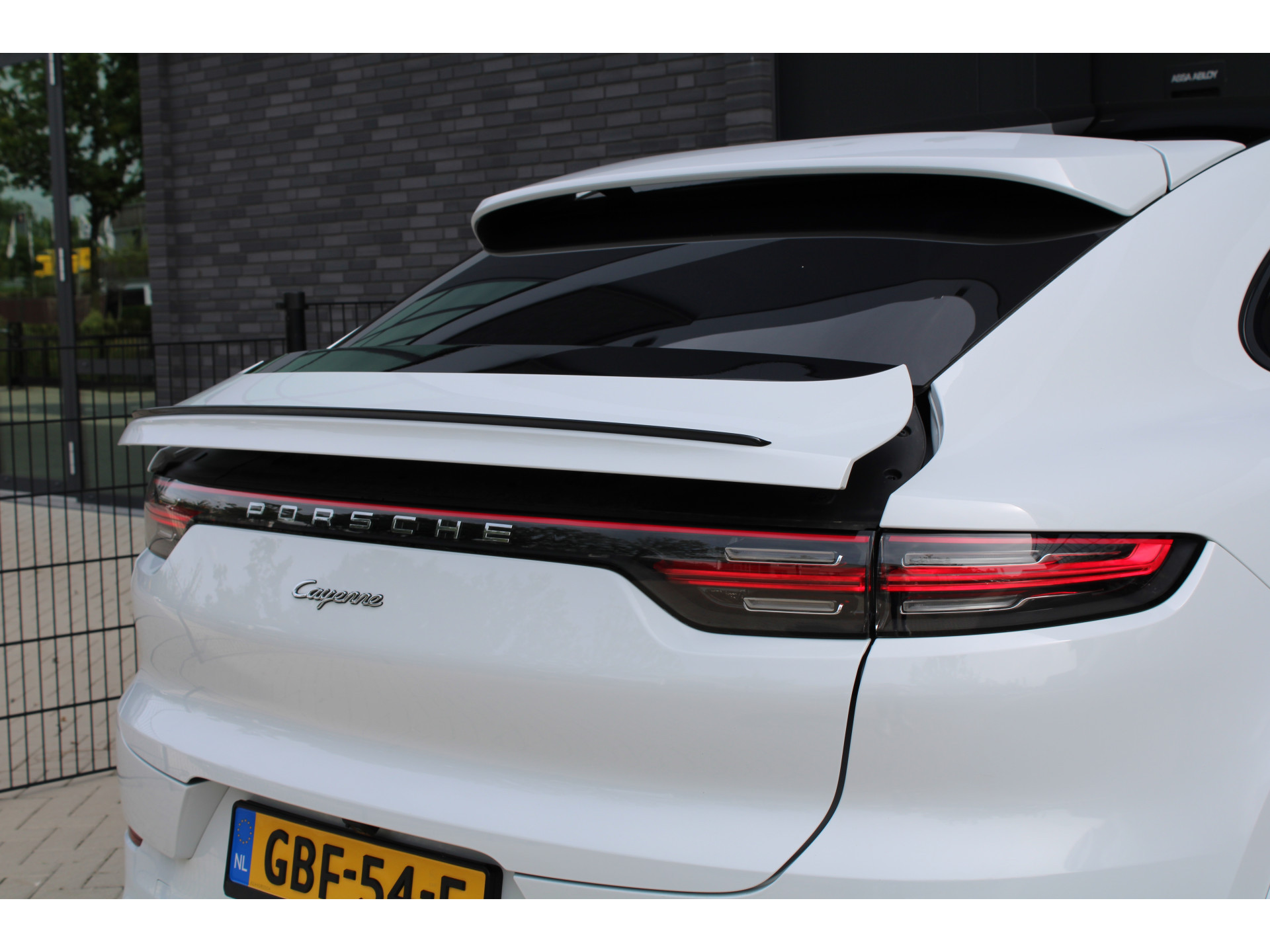 Porsche Cayenne Coupé 3.0 E-Hybrid Platinum Edition 47283474-18.jpg | ROS Automotive