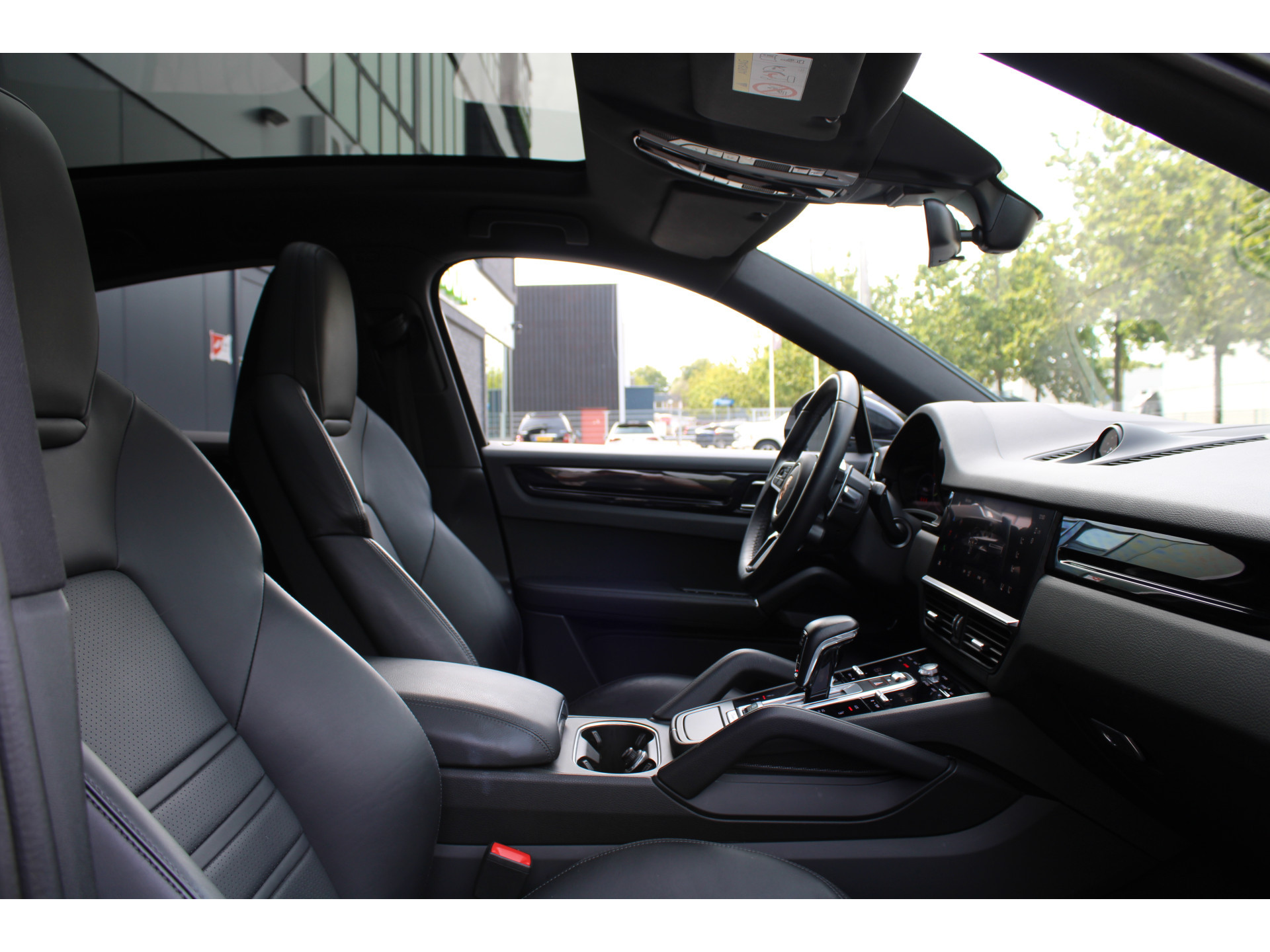 Porsche Cayenne Coupé 3.0 E-Hybrid Platinum Edition 47283474-24.jpg | ROS Automotive