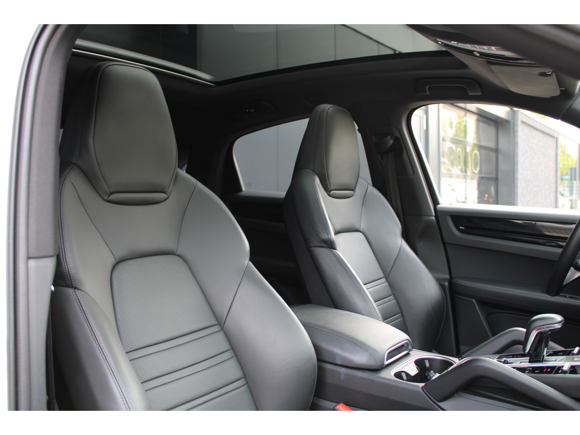 Porsche Cayenne Coupé 3.0 E-Hybrid Platinum Edition 47283474-25.jpg | ROS Automotive