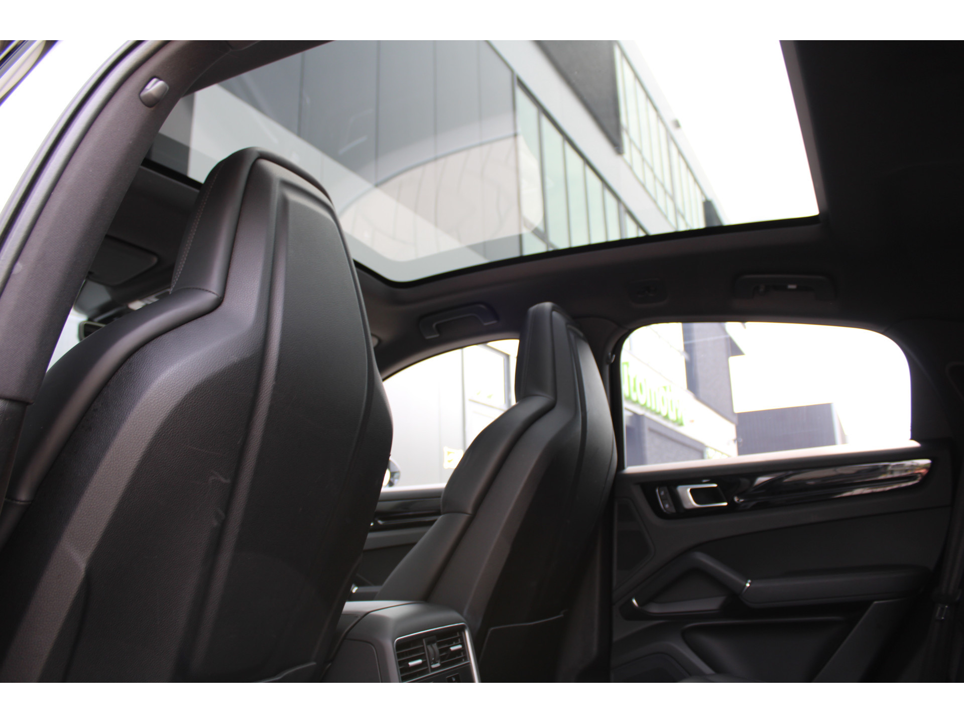 Porsche Cayenne Coupé 3.0 E-Hybrid Platinum Edition 47283474-48.jpg | ROS Automotive