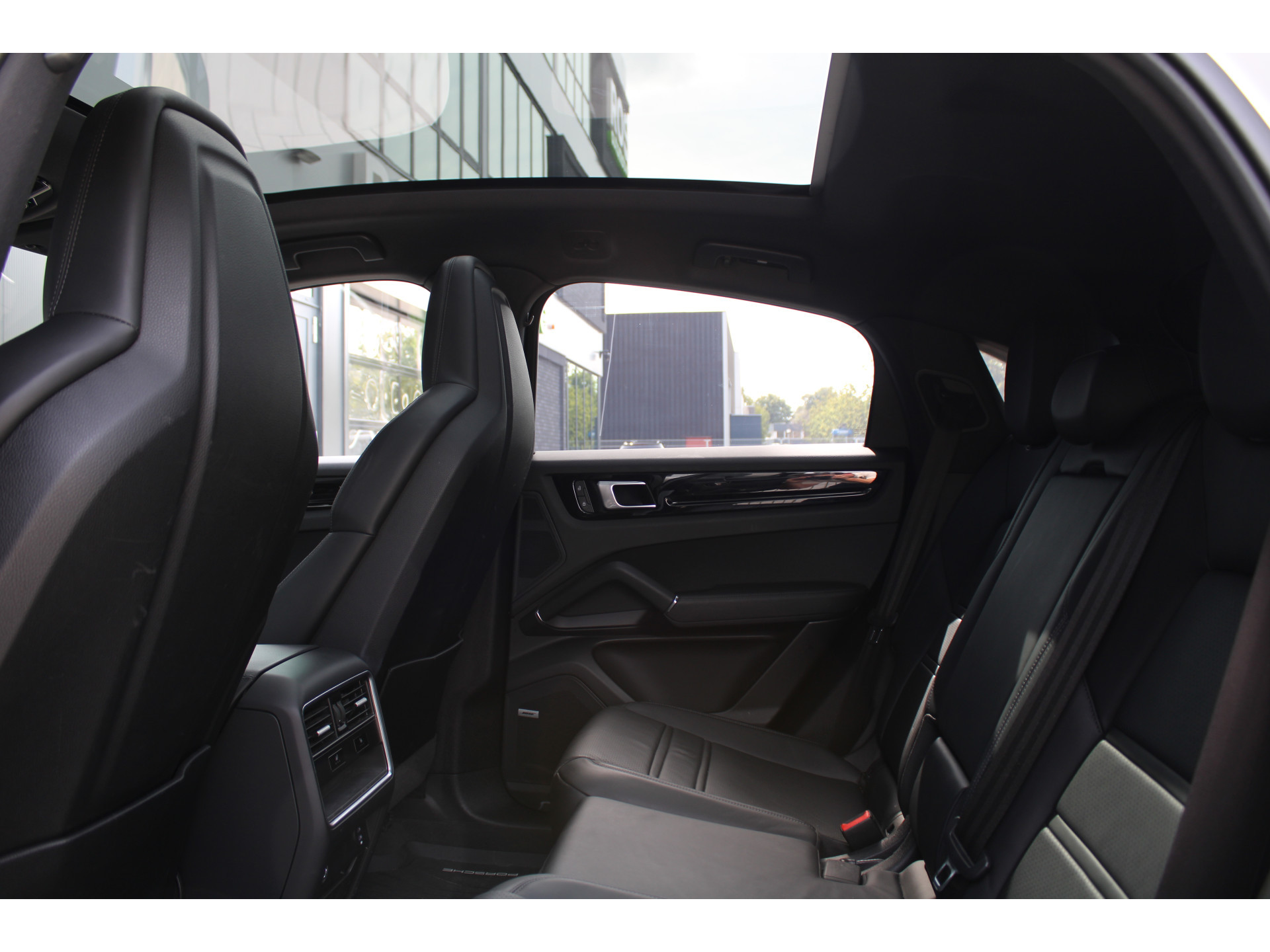 Porsche Cayenne Coupé 3.0 E-Hybrid Platinum Edition 47283474-49.jpg | ROS Automotive
