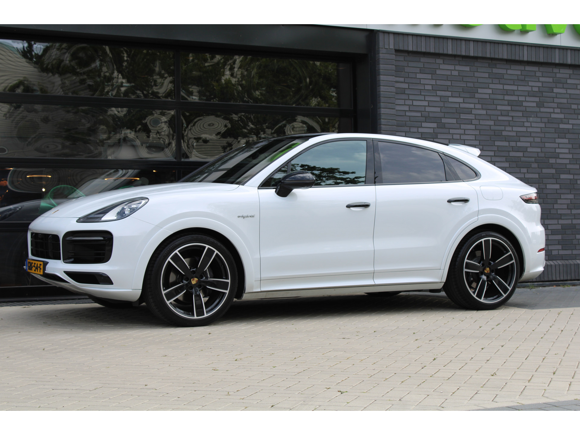 Porsche Cayenne Coupé 3.0 E-Hybrid Platinum Edition 47283474-6.jpg | ROS Automotive