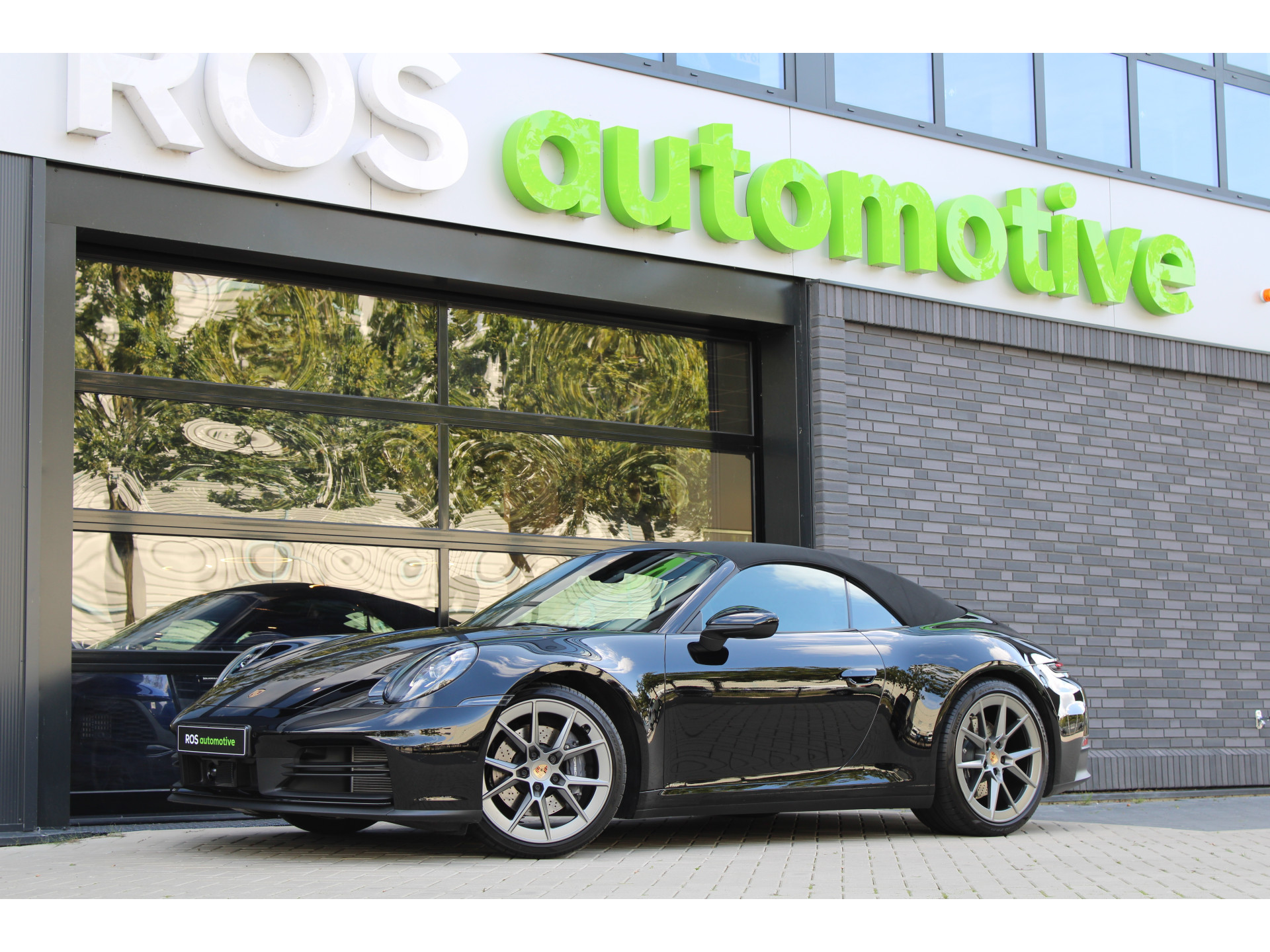 Porsche 911 Cabrio 3.0 Carrera 47535249-0.jpg | ROS Automotive